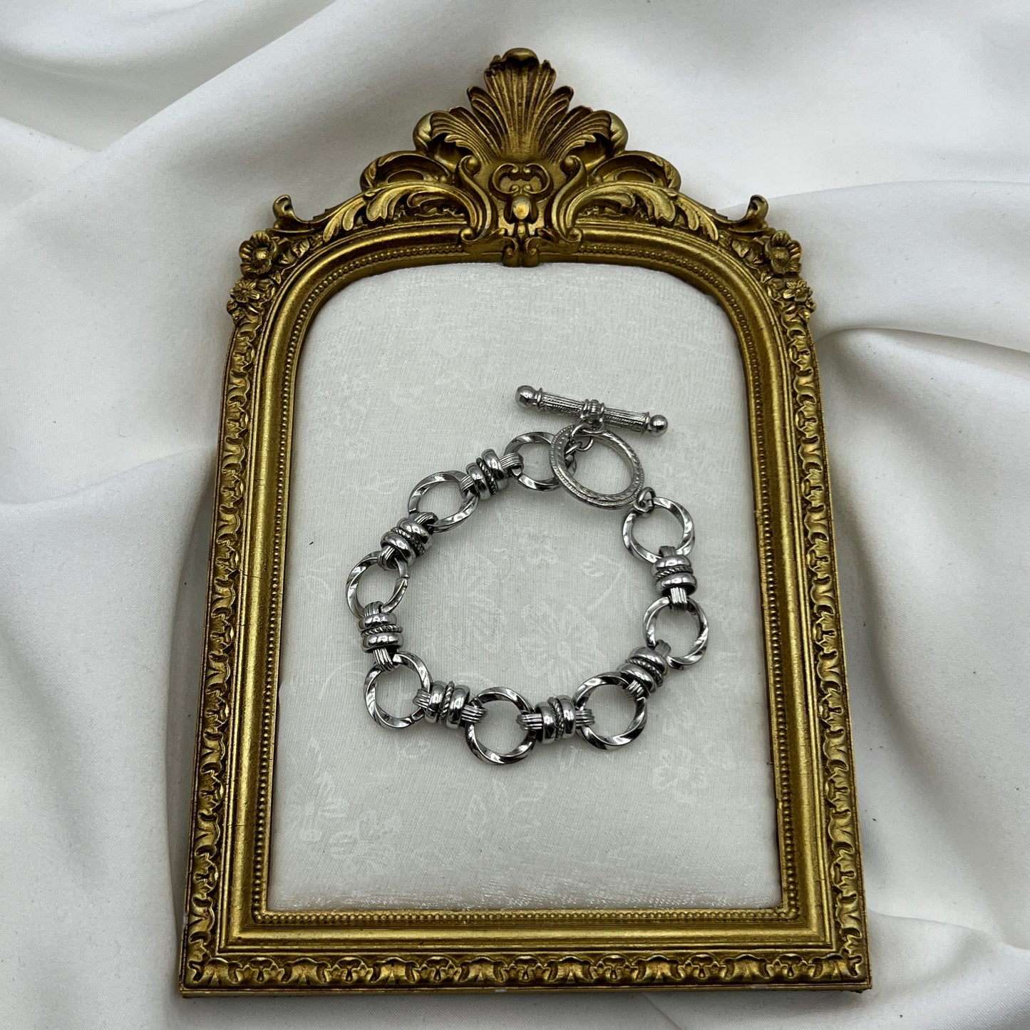 Twisted Circular Link Bracelet
