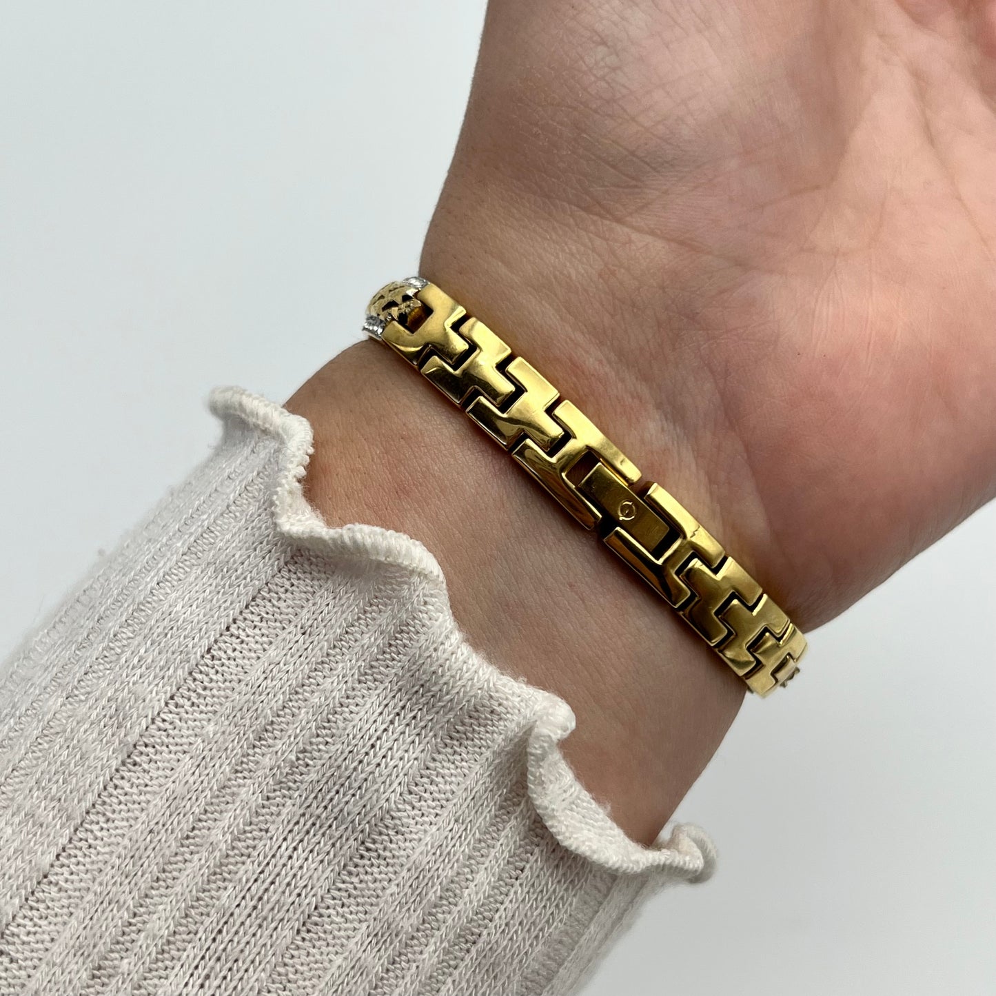 Elgin Gold Watch with Quilted Style