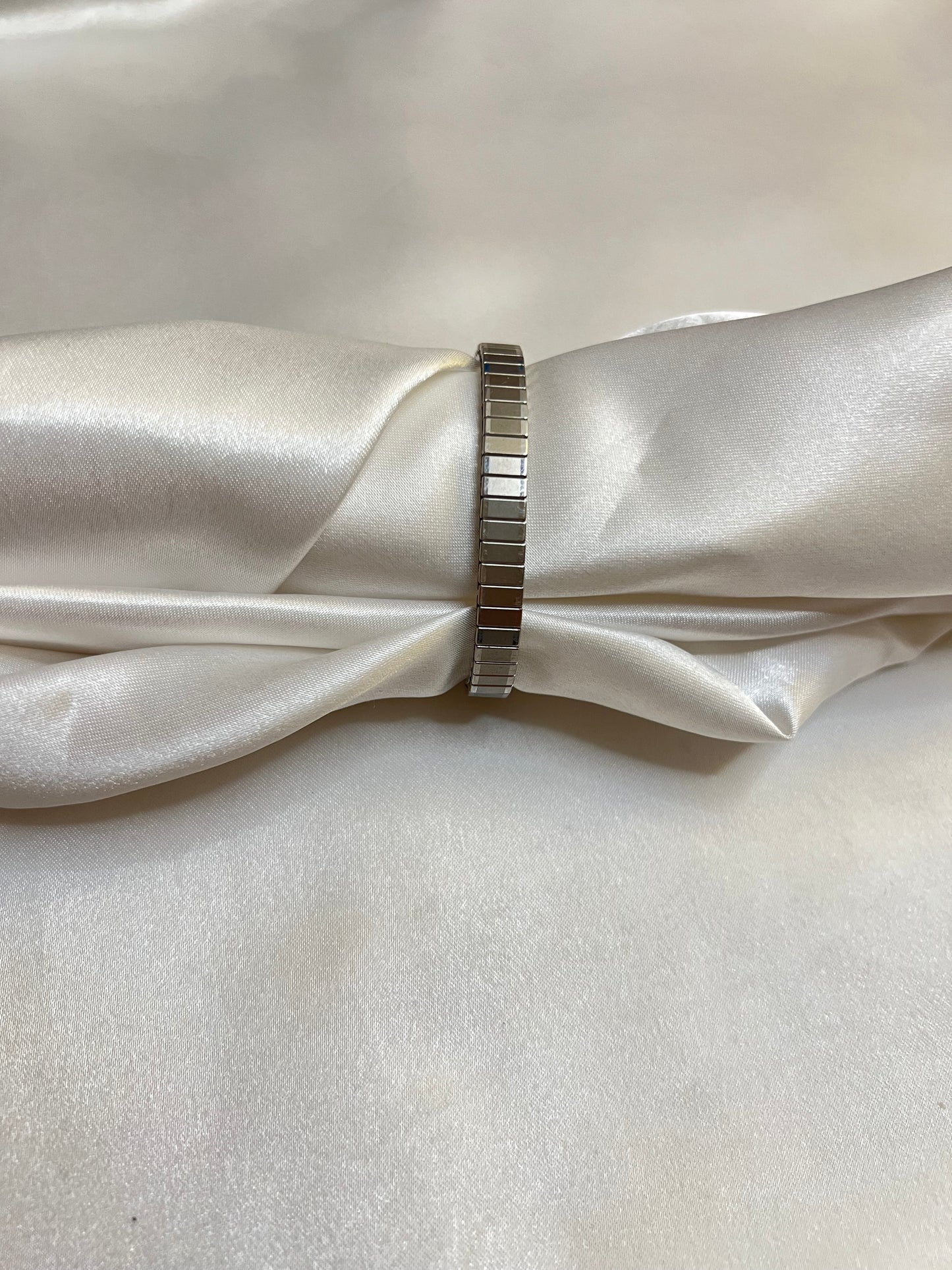 🤍 Silver-Toned Watch