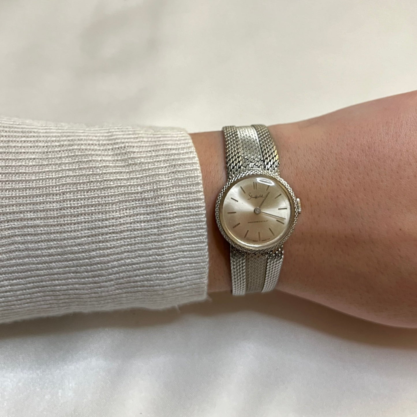 Silver-Toned Vintage Round Face Watch