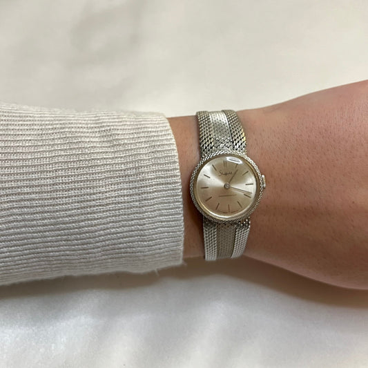 Silver-Toned Round Face Watch