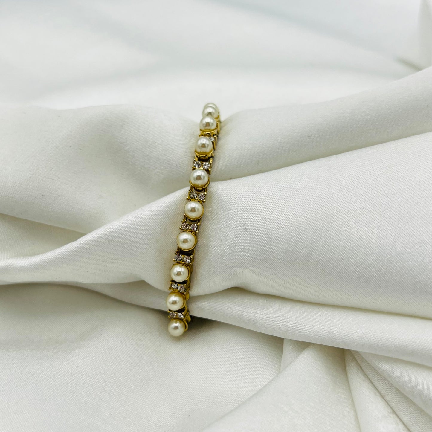 Pearl Diamanté Bracelet