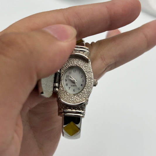 Yellow Detailed Peek-a-boo Watch