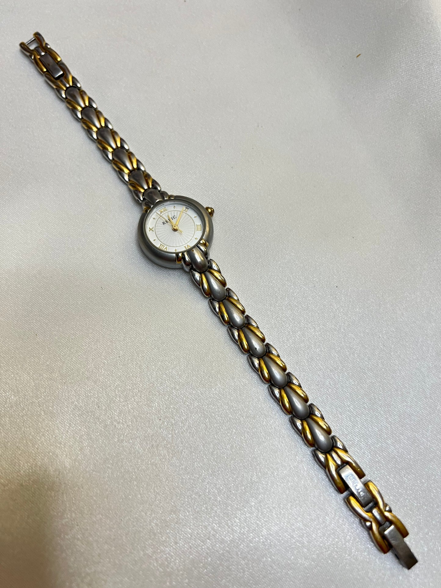 🩶💛 Two-Toned Round Face Watch