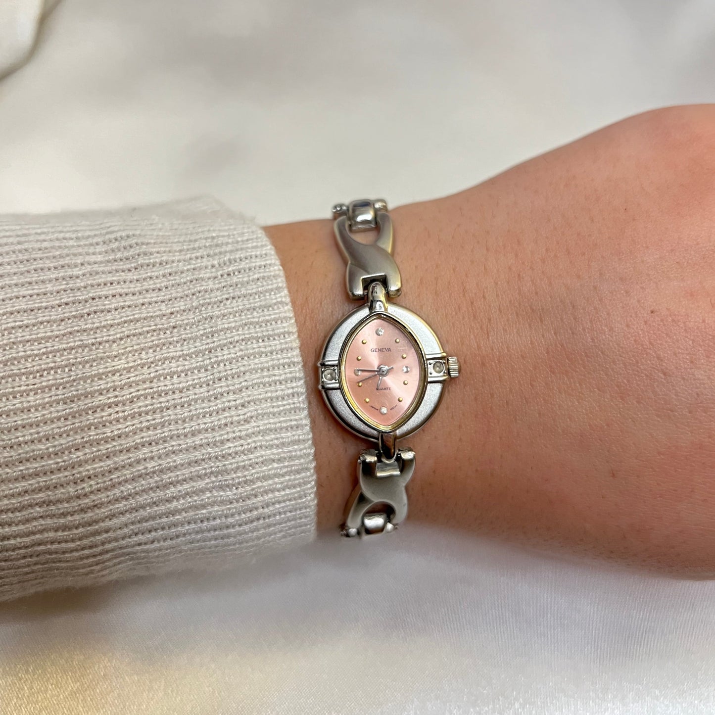 🤍 Silver Pink Dial Watch