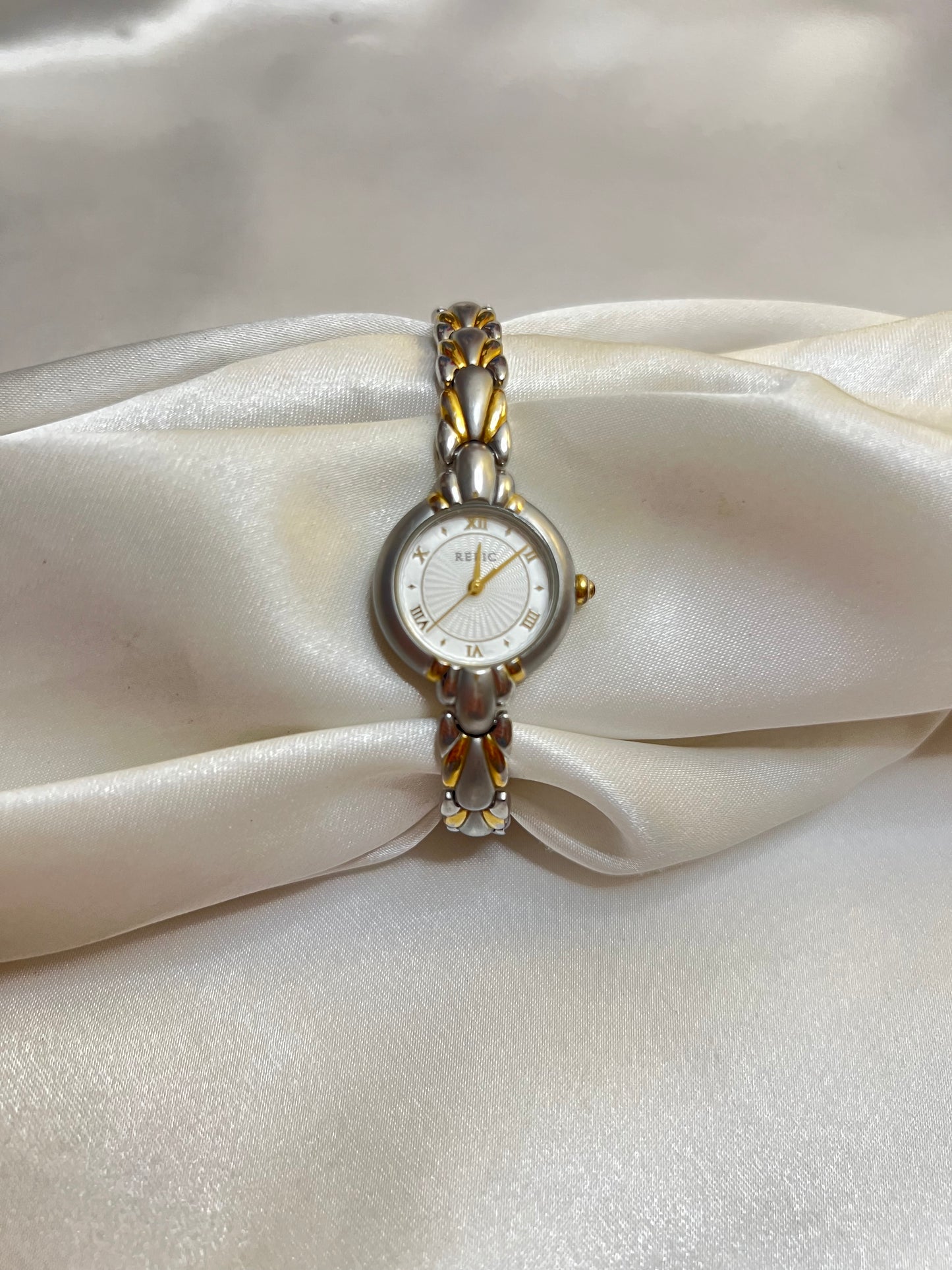 🩶💛 Two-Toned Round Face Watch
