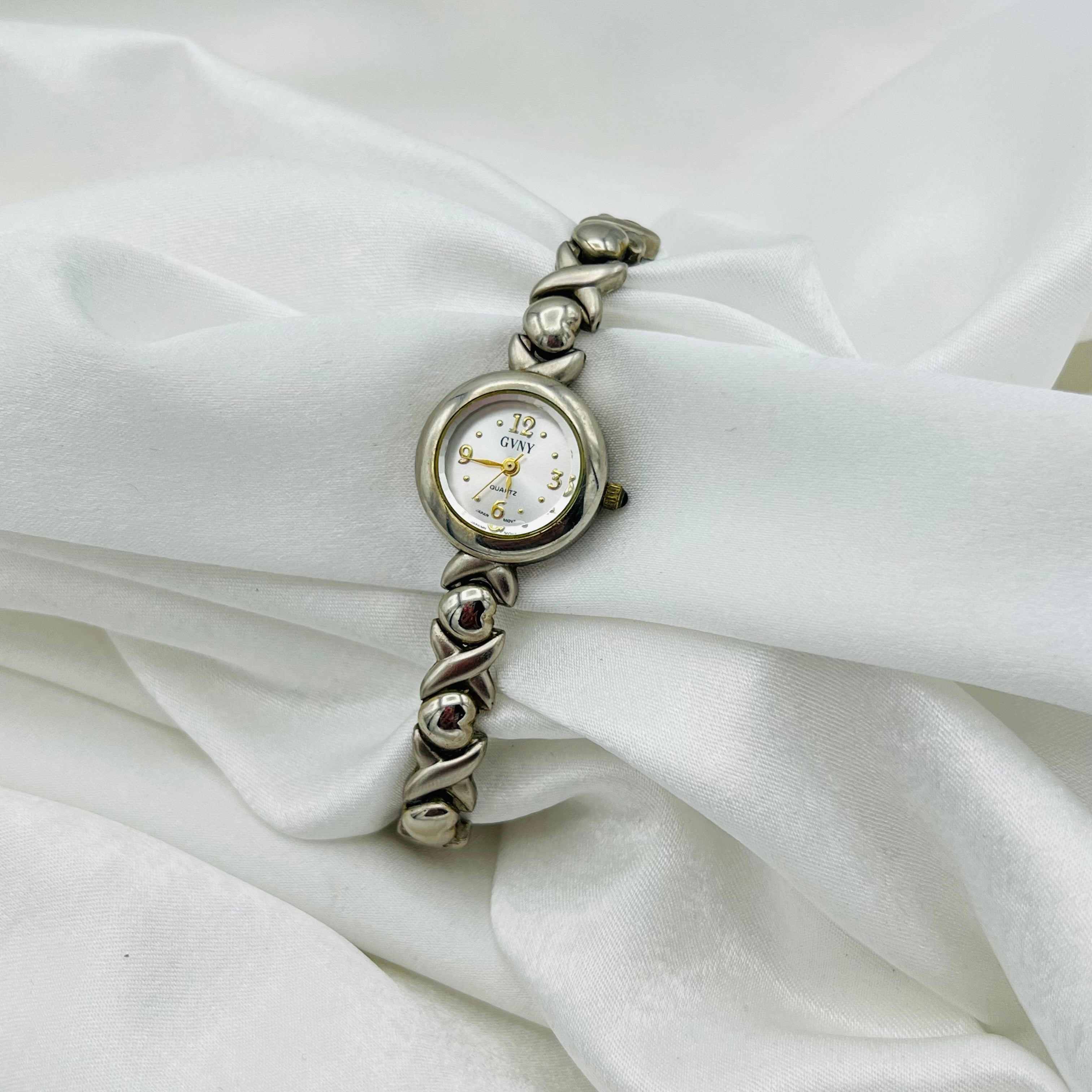 🩶 Heart Strap Watch with Raised Crystal Dial