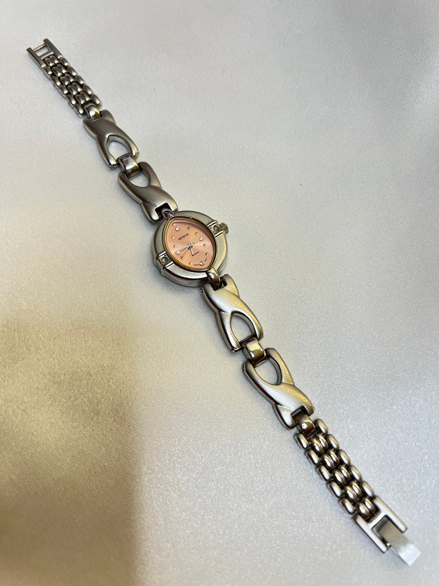 🤍 Silver Pink Dial Watch