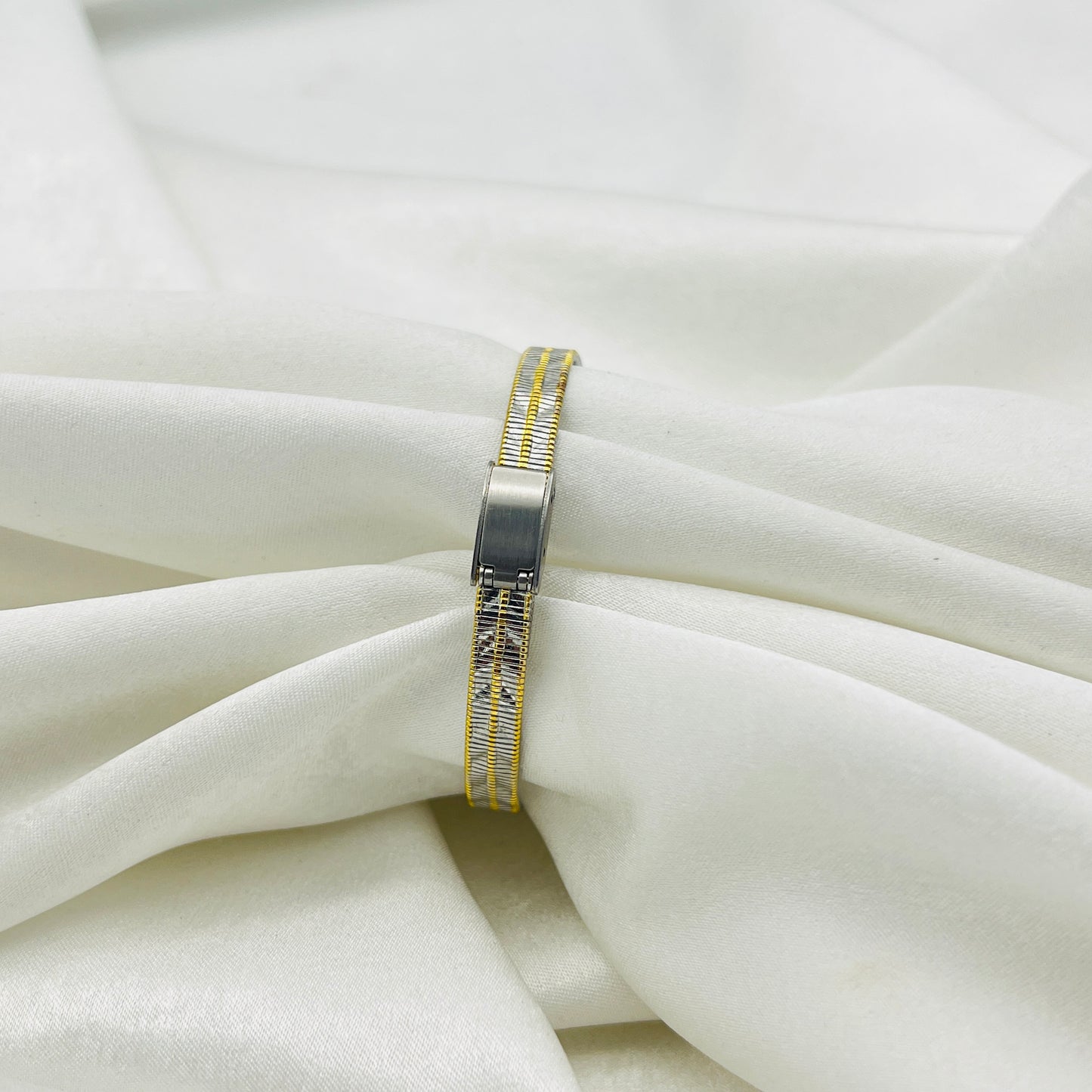 Two Tone Ribbed Detailed Watch