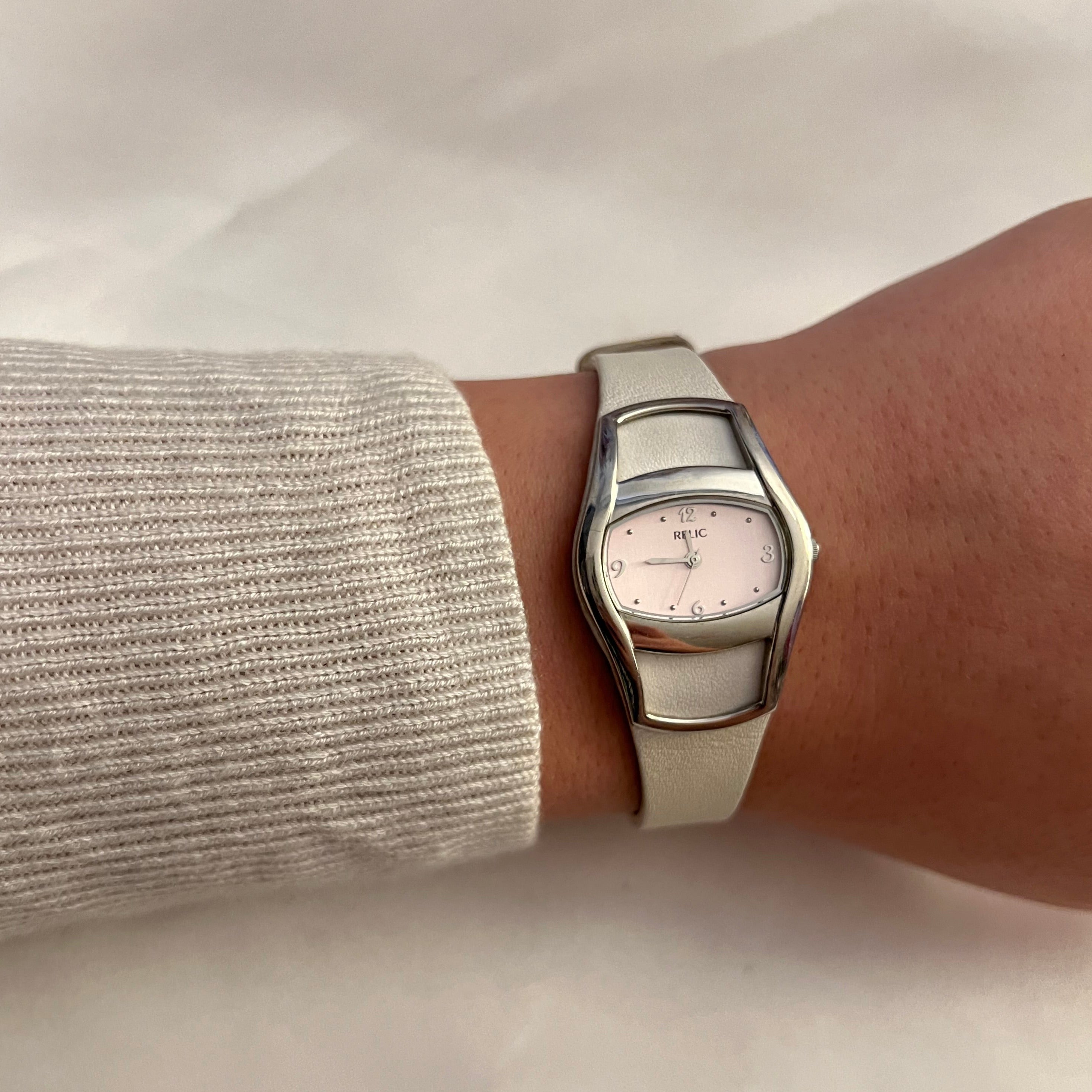 💗🤍 White Leather Pink Face Watch