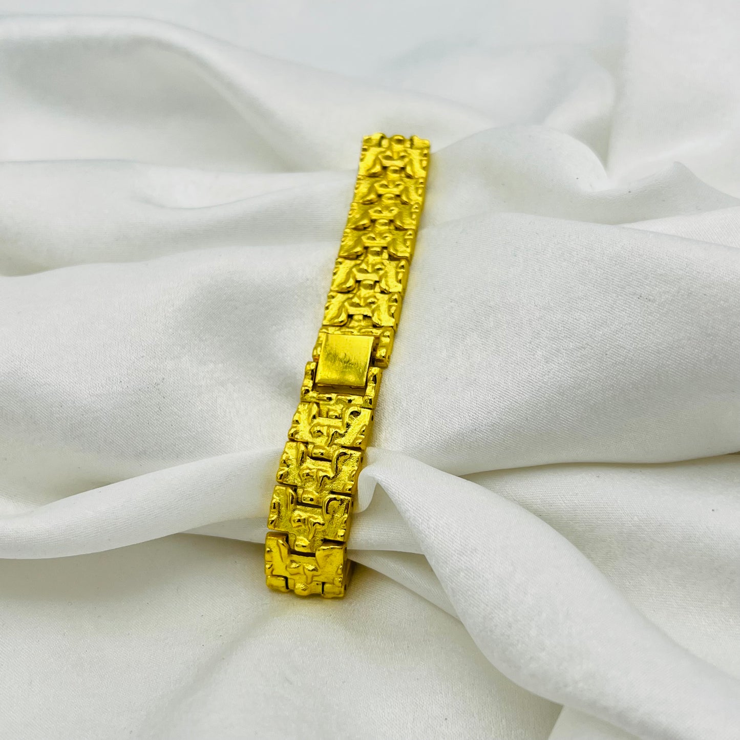 ✨ Gold-Toned Nugget Watch