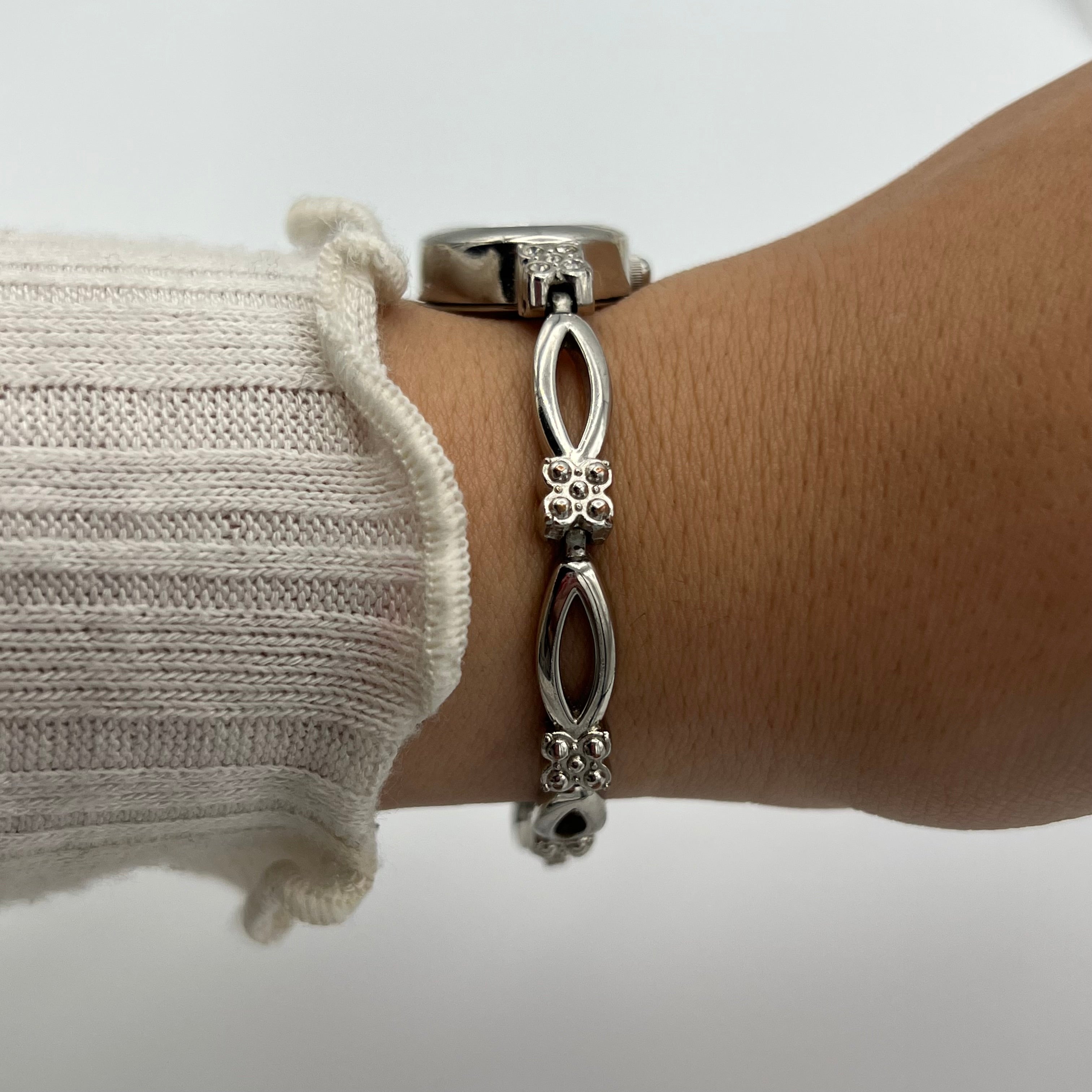 🩶 Cute Silver-Toned Watch