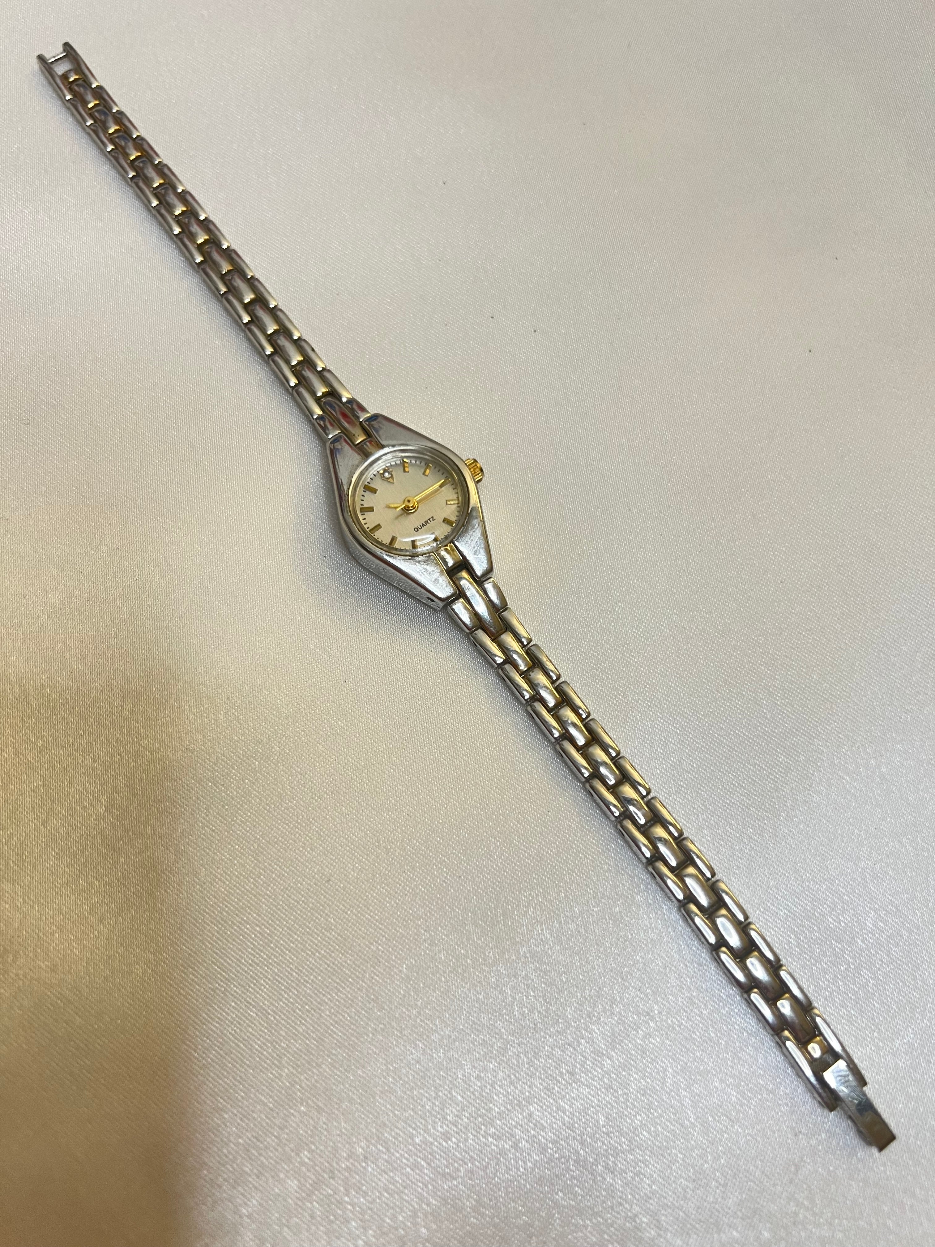 💛 🩶 Dainty Two-Toned Round Face Watch