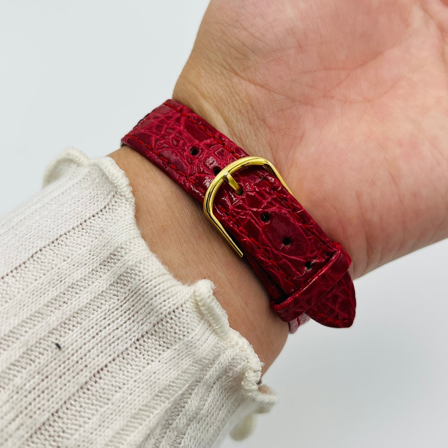 ☃️ Gold-Toned Snowman Watch