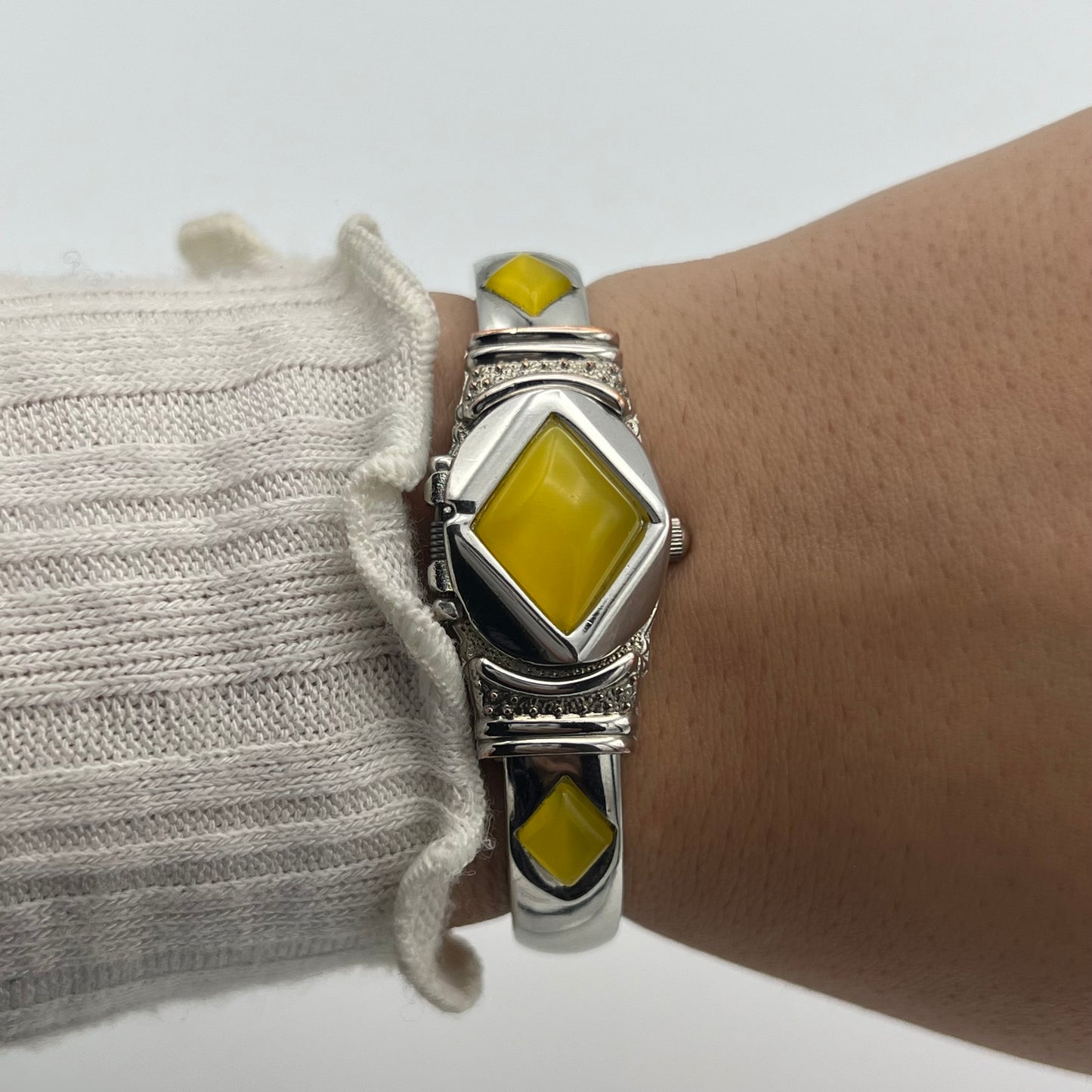 Yellow Detailed Peek-a-boo Watch
