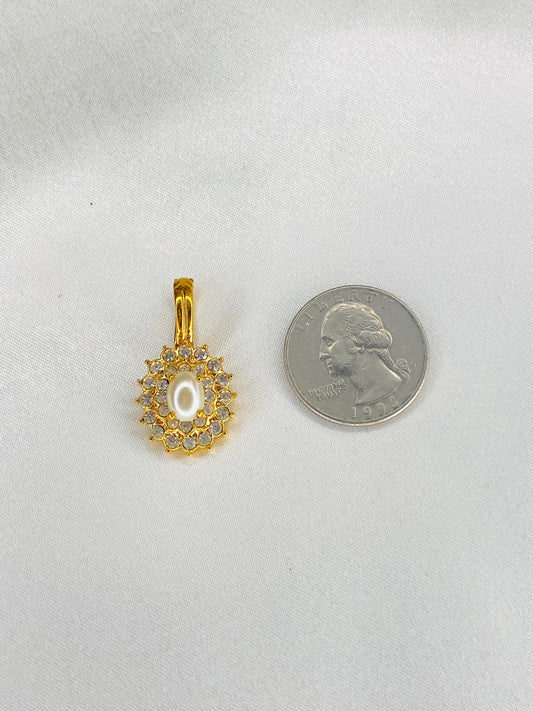 Diamanté Pearl Pendant