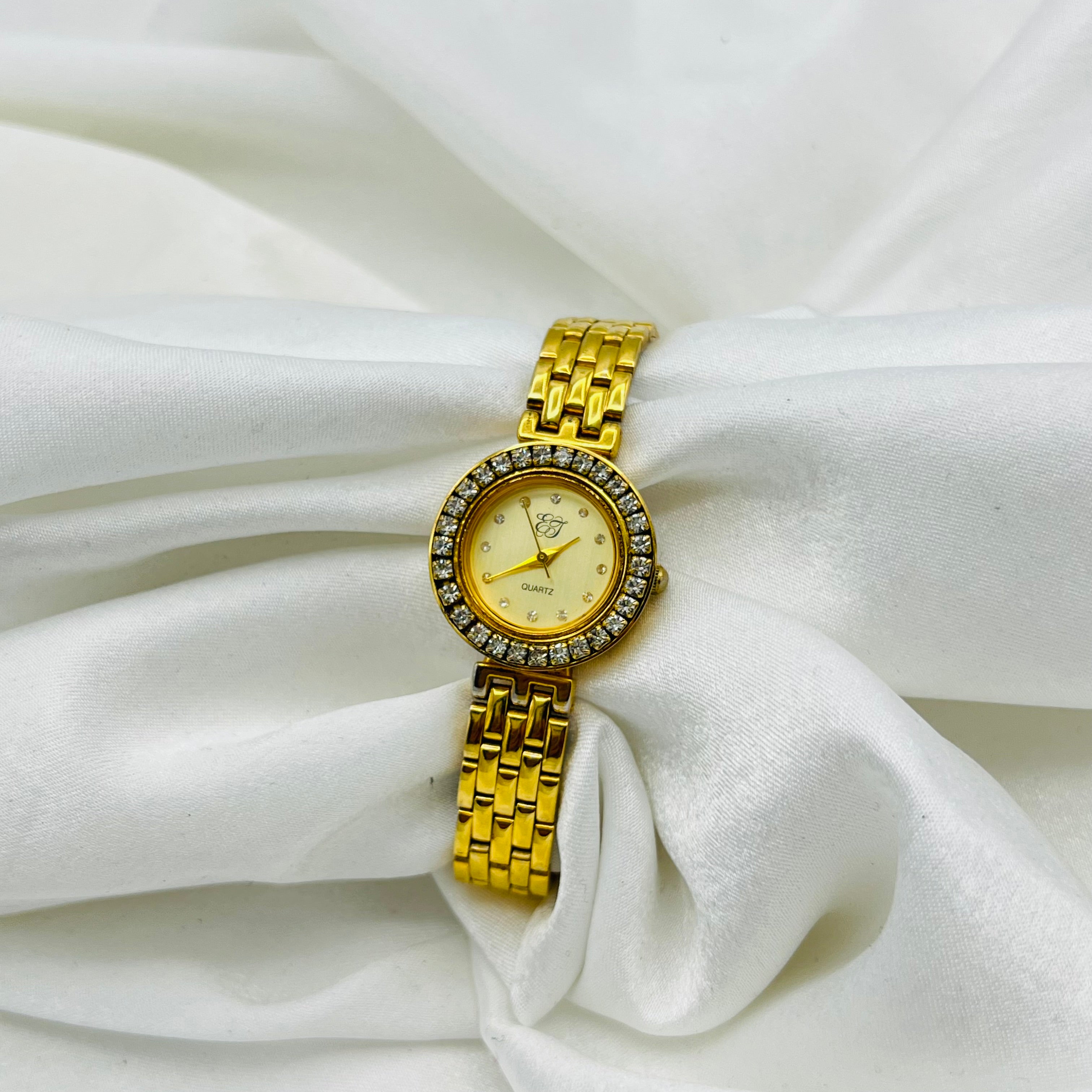 ✨ Gold-Toned Watch with Diamanté Bezel Dial