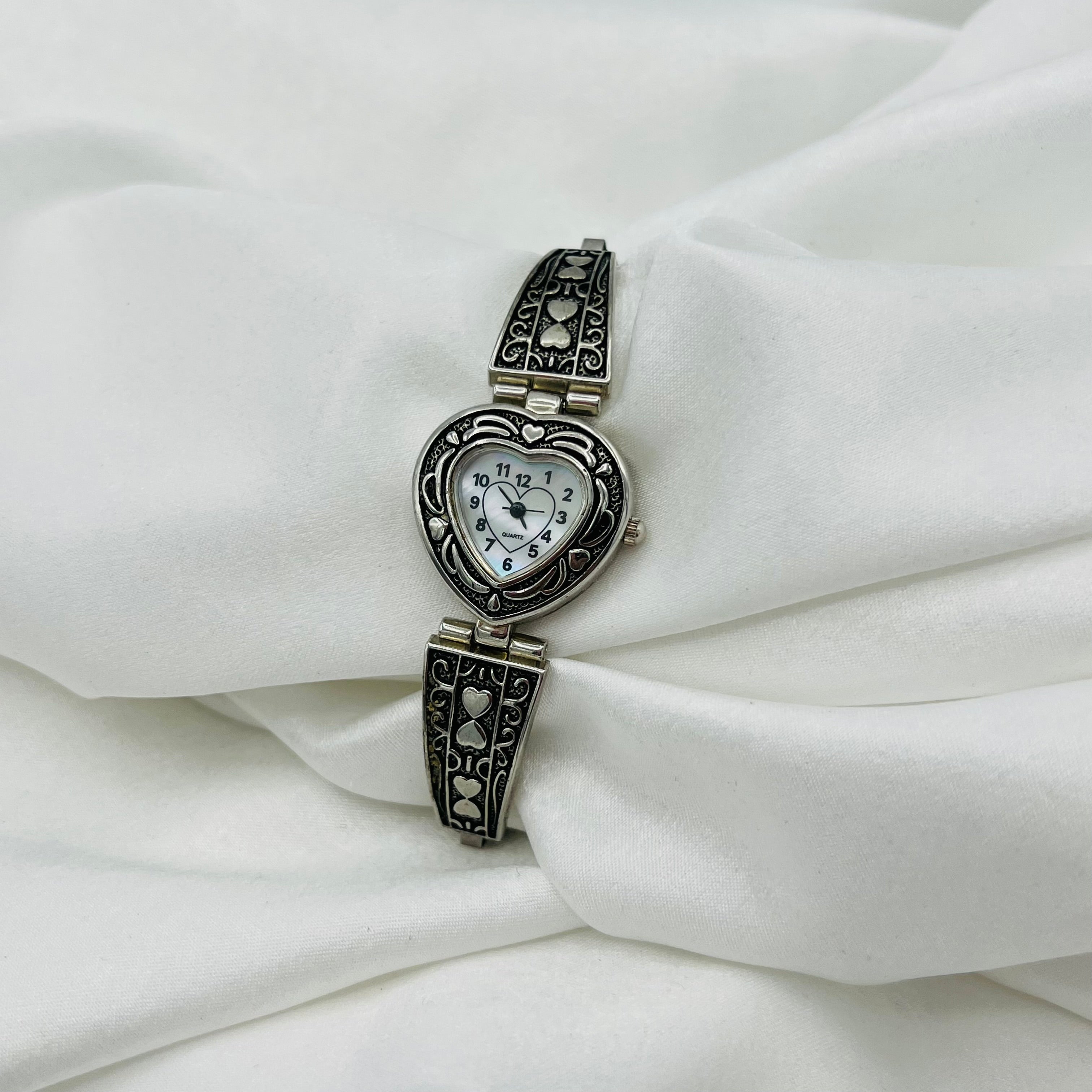 🩶 Silver-Toned Watch with Mother of Pearl Heart Dial