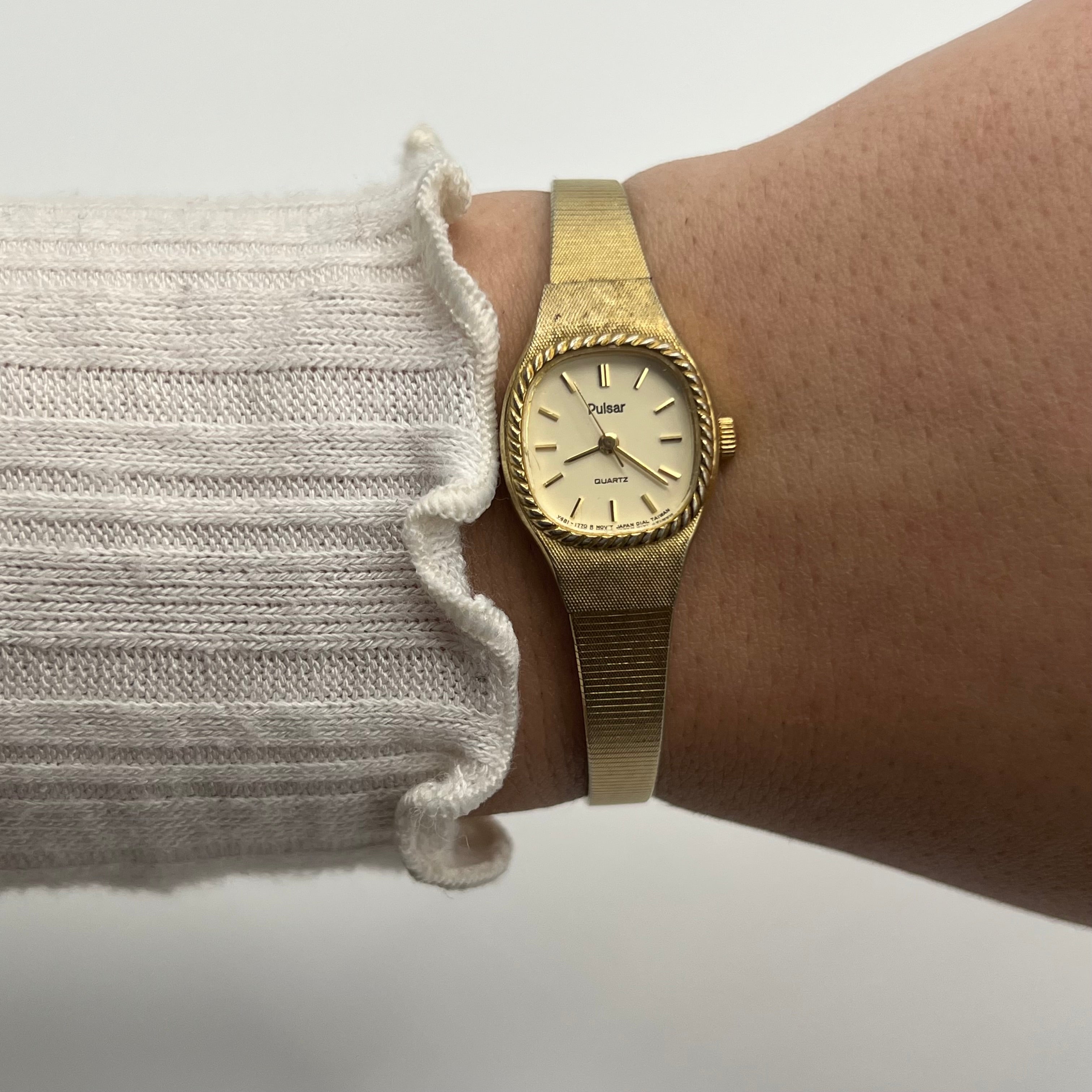 💛 Dainty Pulsar Gold-Toned Watch