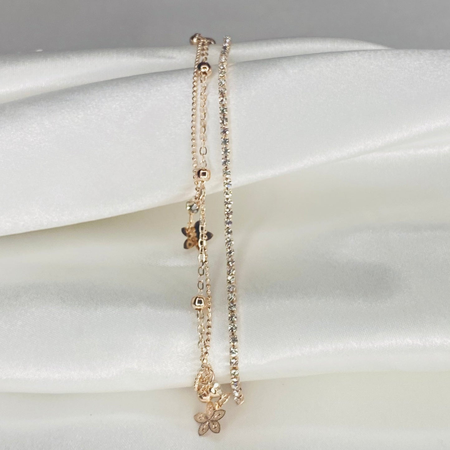 Flower and Diamanté Strung Bracelet