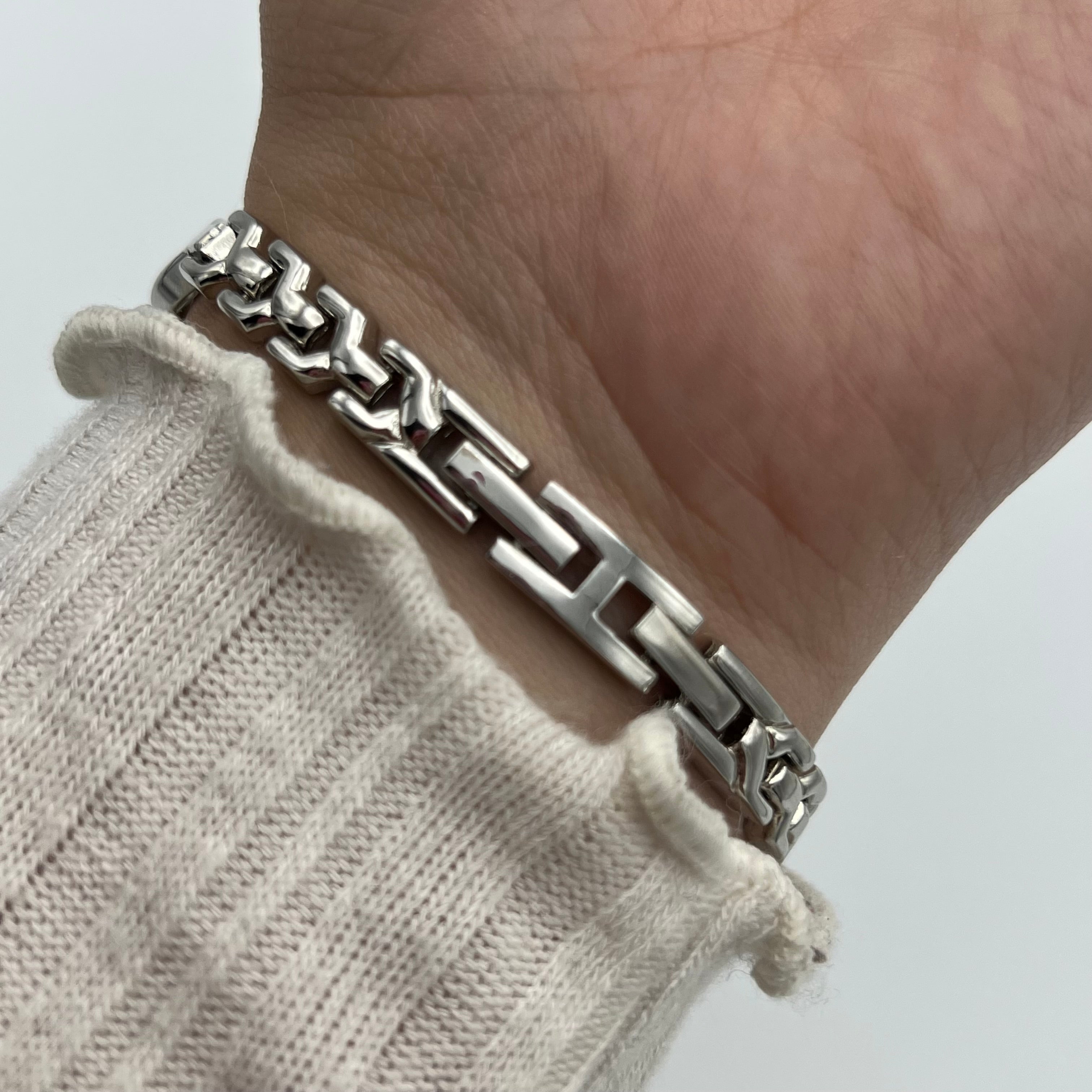 💎 Dainty Silver-Toned Diamanté Watch