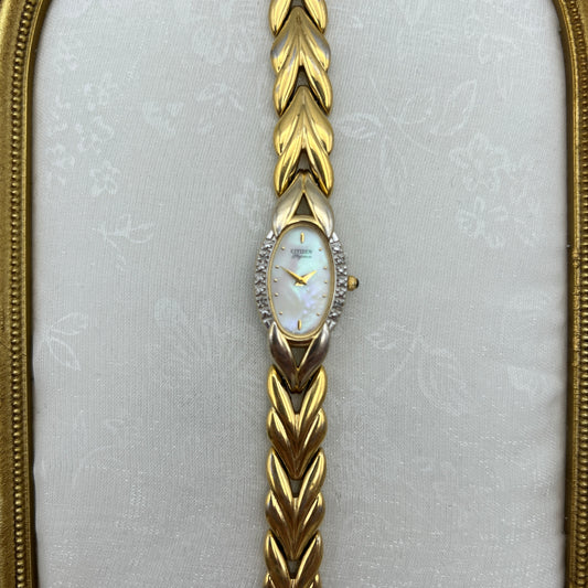 RARE Dainty Citizen Elegance Mother of Pearl Leaf Watch