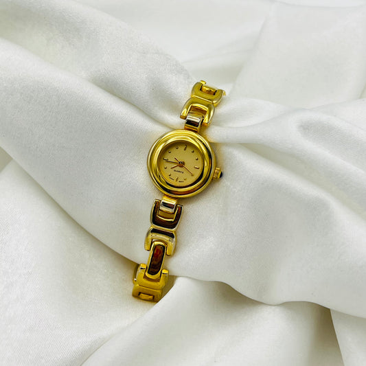💛 Classic Gold-Toned Watch