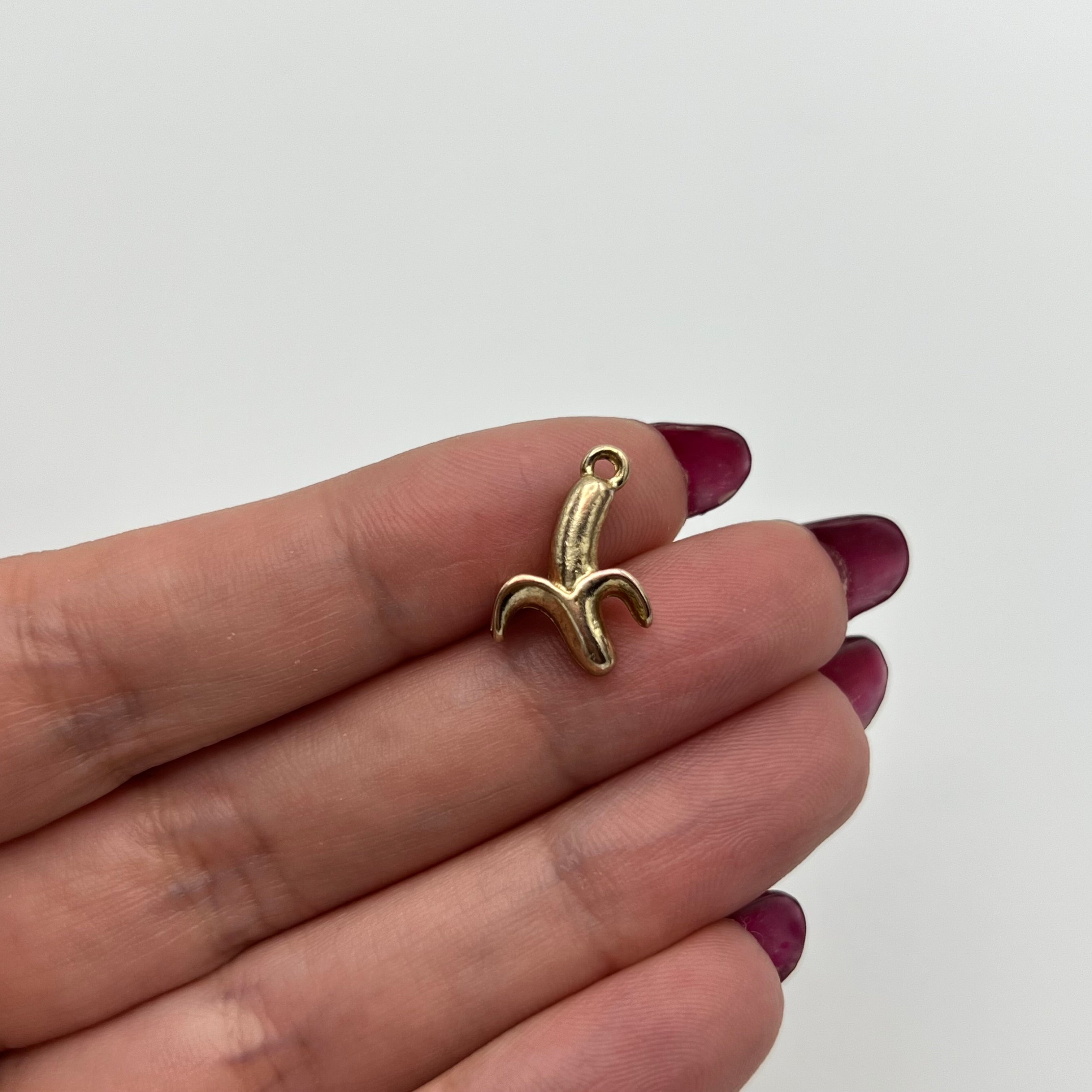 🍌 Dainty Banana Charm