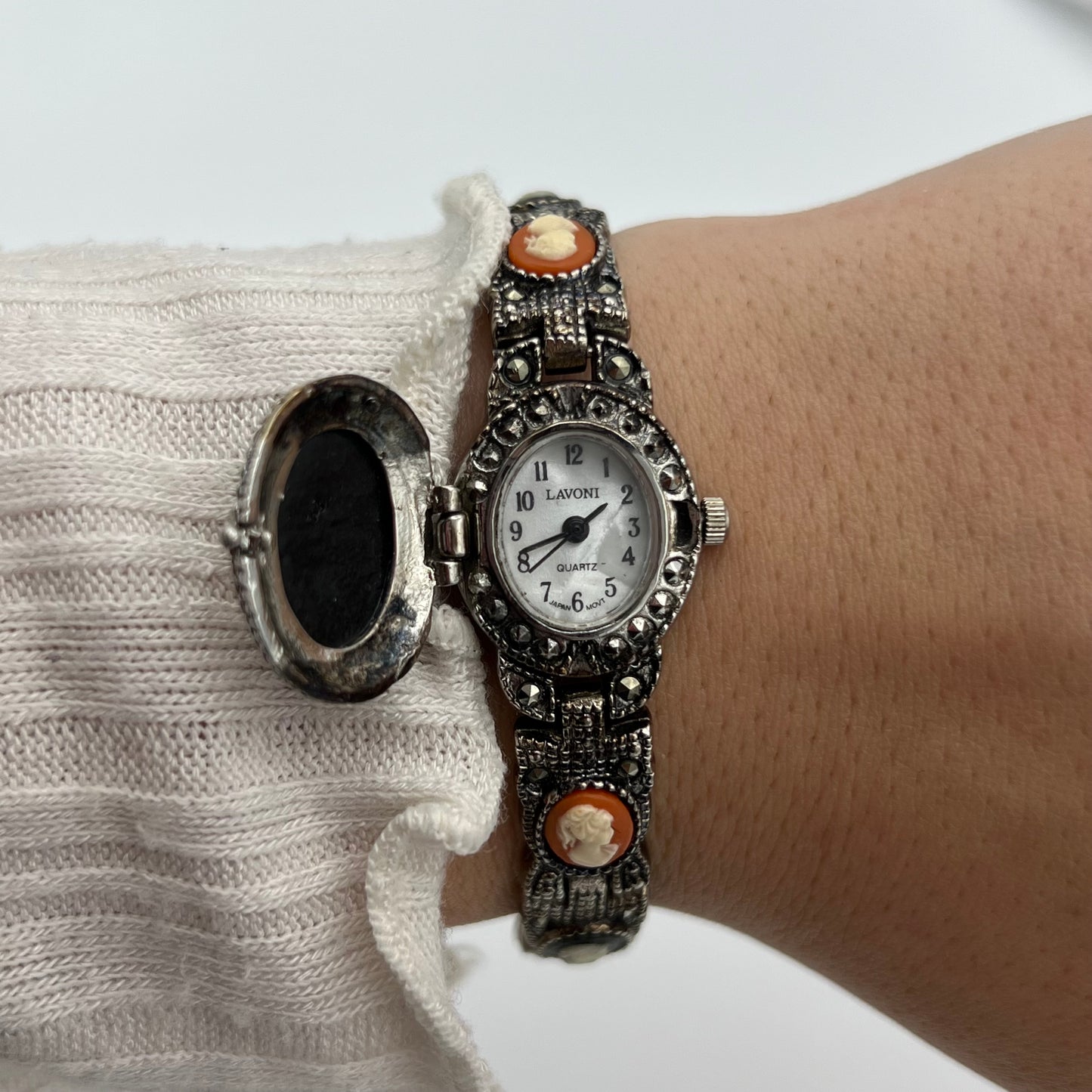 Cameo Peek-a-boo Watch