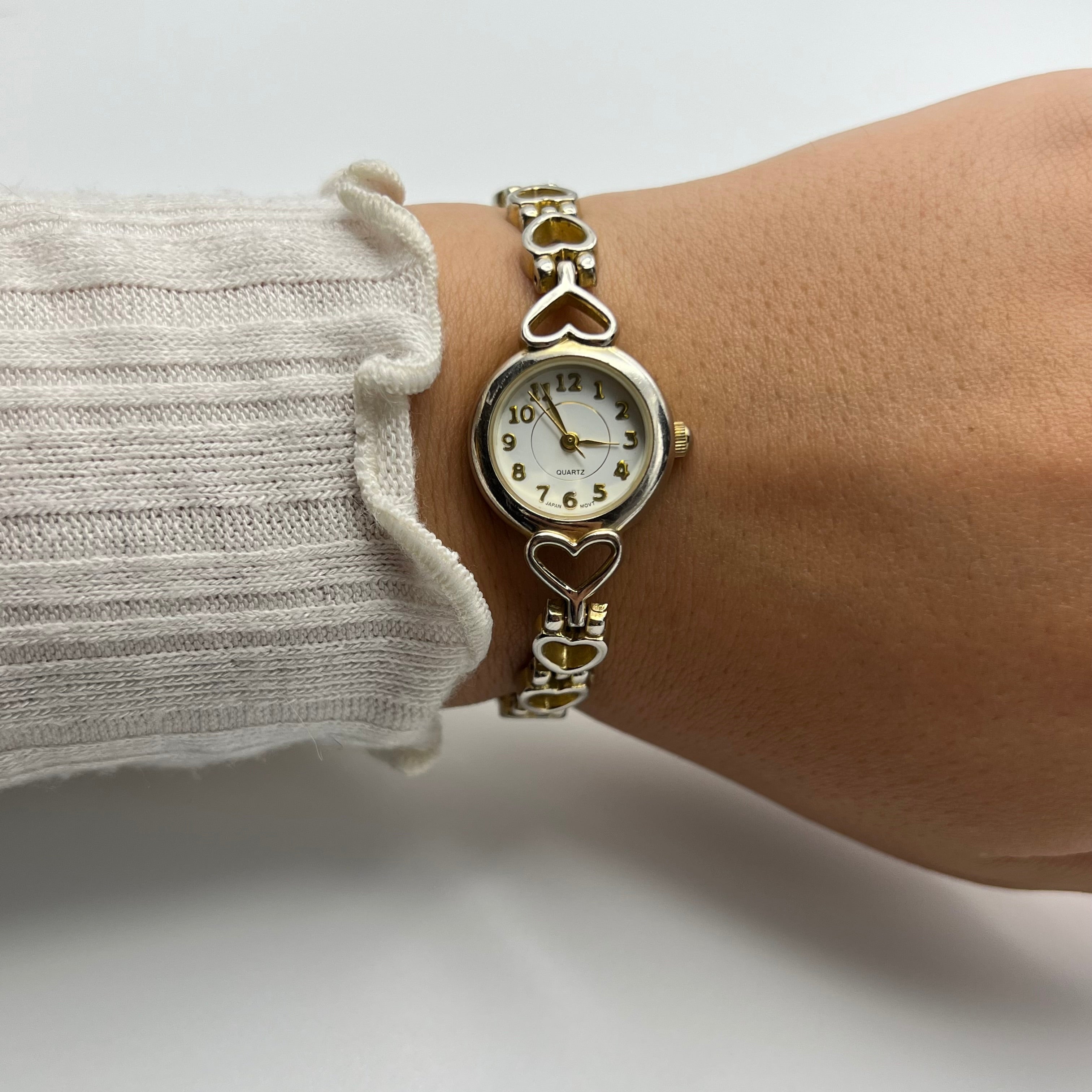 💛 Light Gold-Toned Watch with Heart Strap