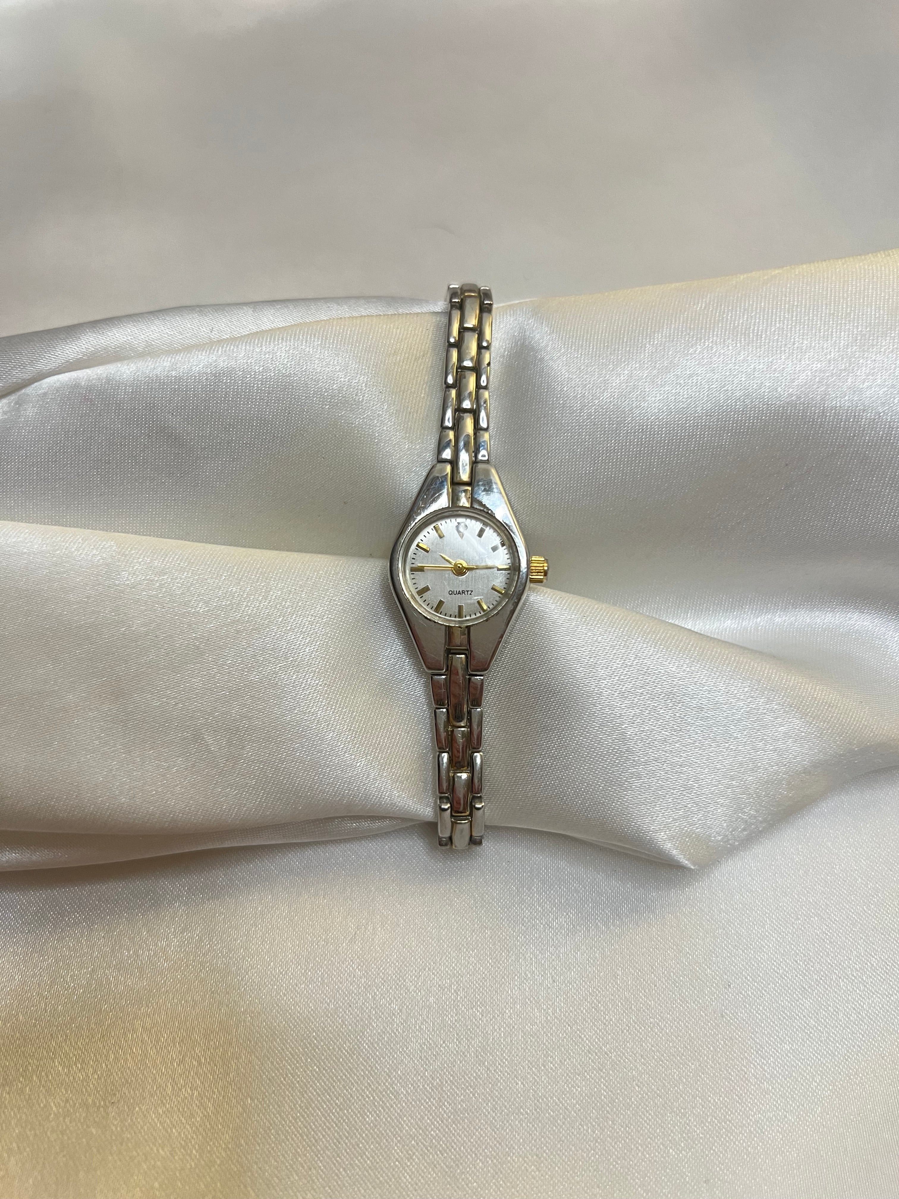 💛 🩶 Dainty Two-Toned Round Face Watch