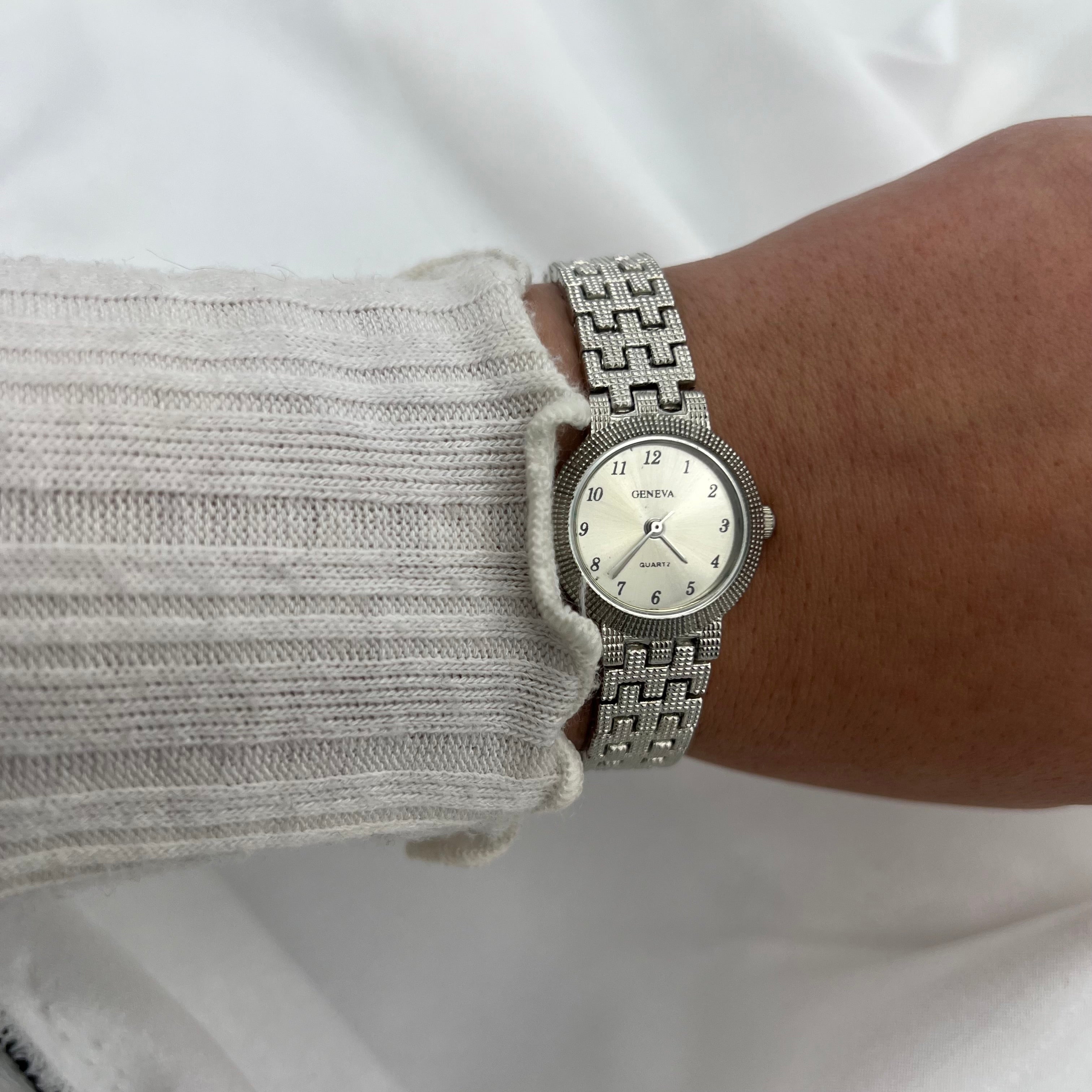 🩶 Silver-Toned Watch