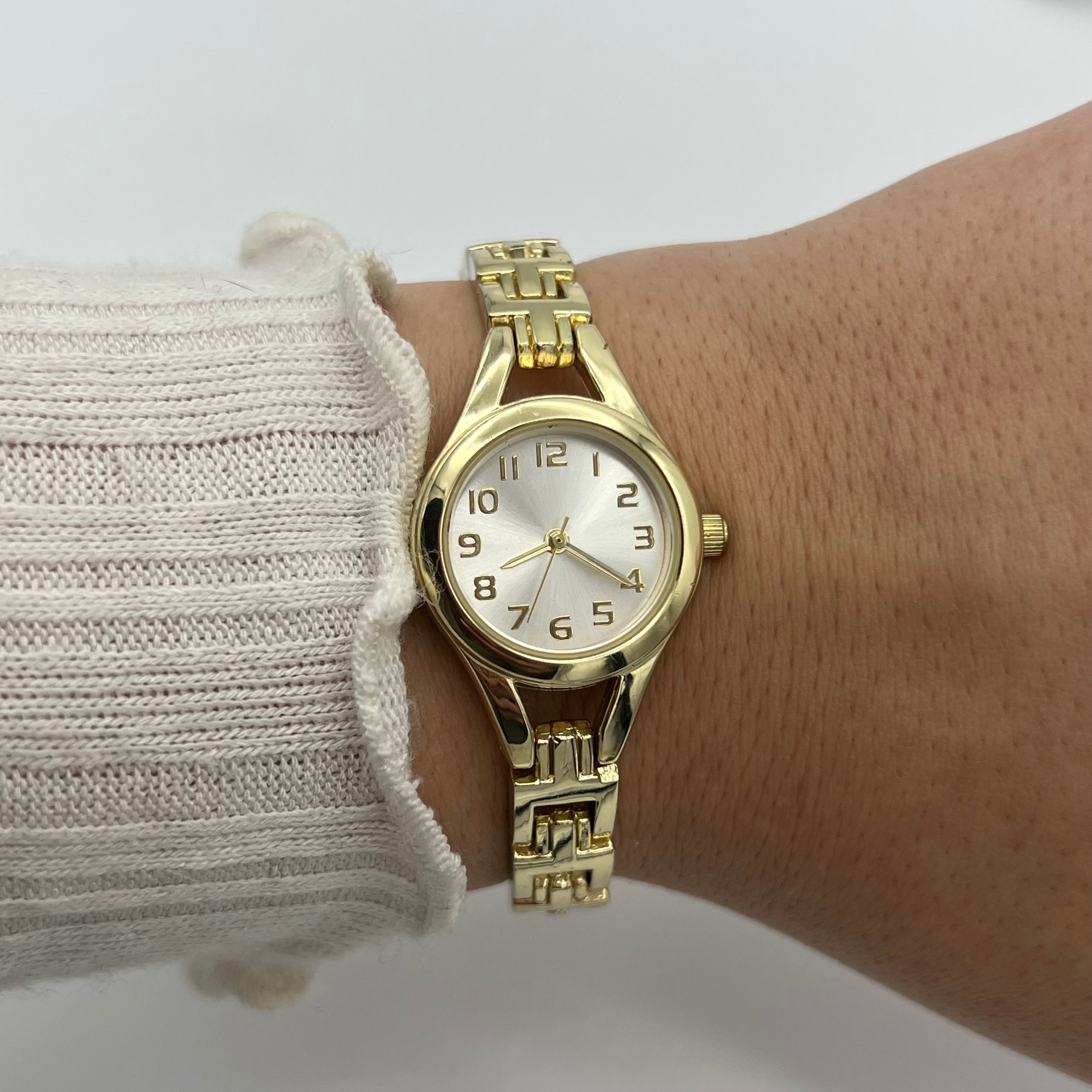 ✨ Gold-Toned Watch