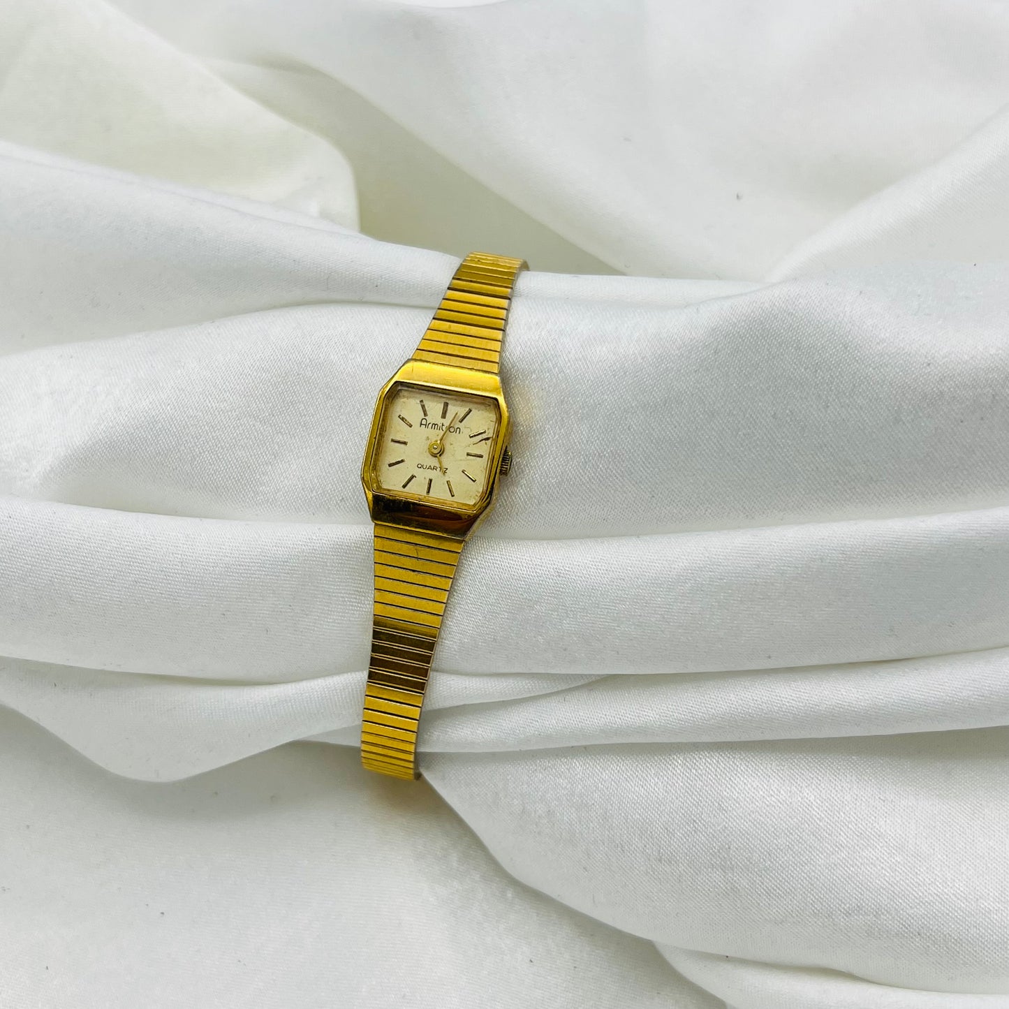 💛 Gold-Toned Watch with Square Dial