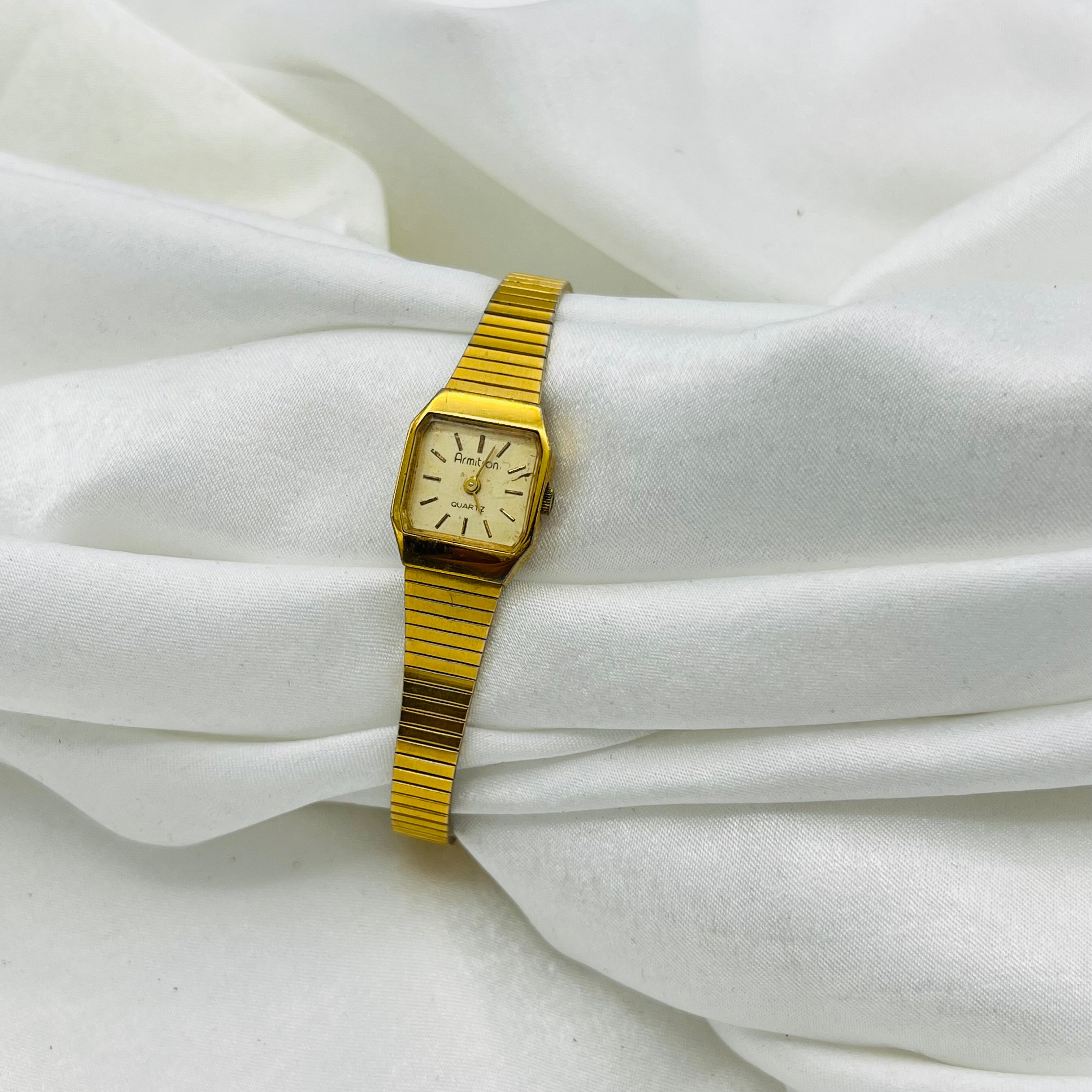 💛 Gold-Toned Watch with Square Dial