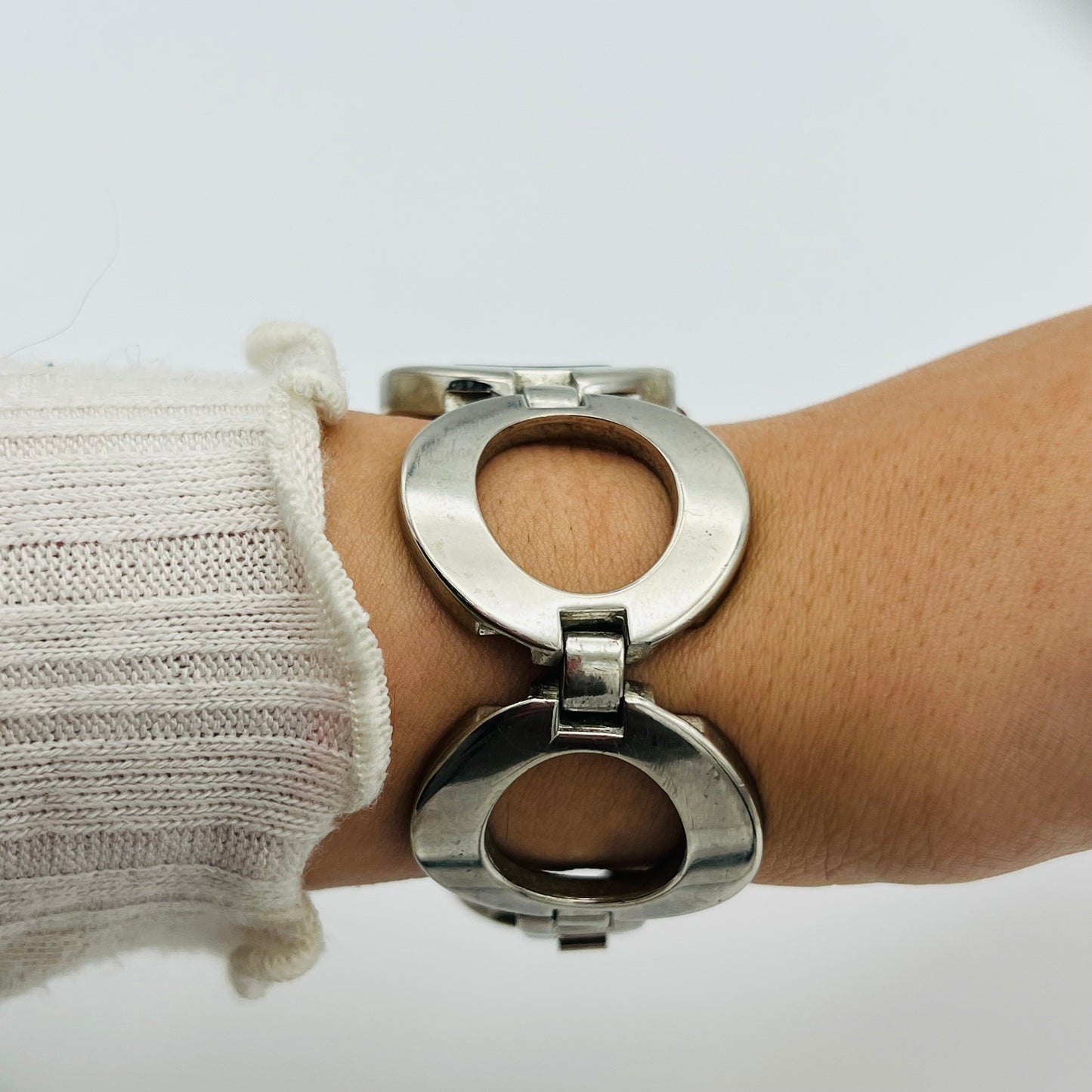 🩶 Silver-Toned Watch with Circle Detailing