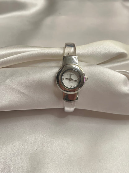 🤍 Unique Clear Strap Watch