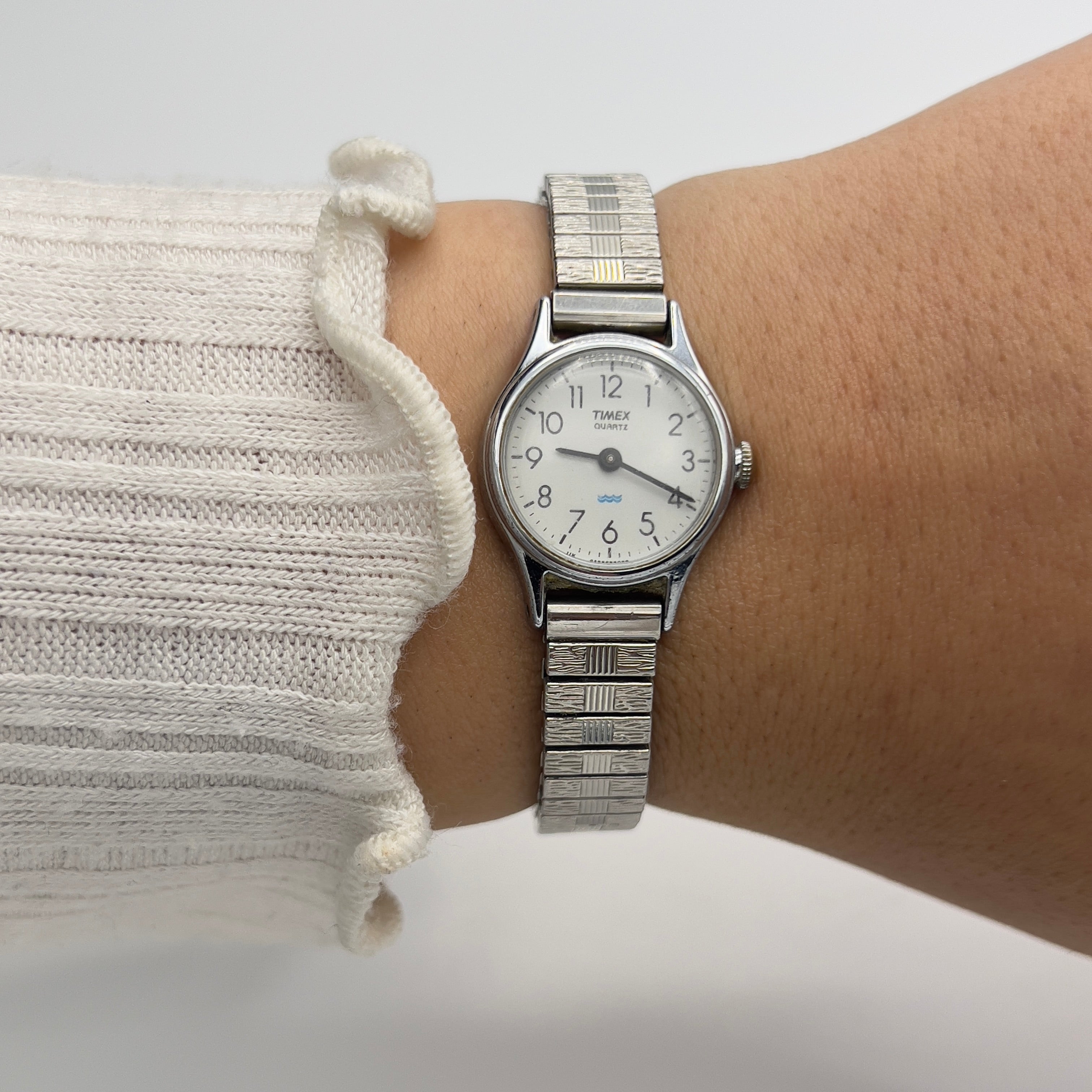 🩶 Silver-Toned Timex Watch