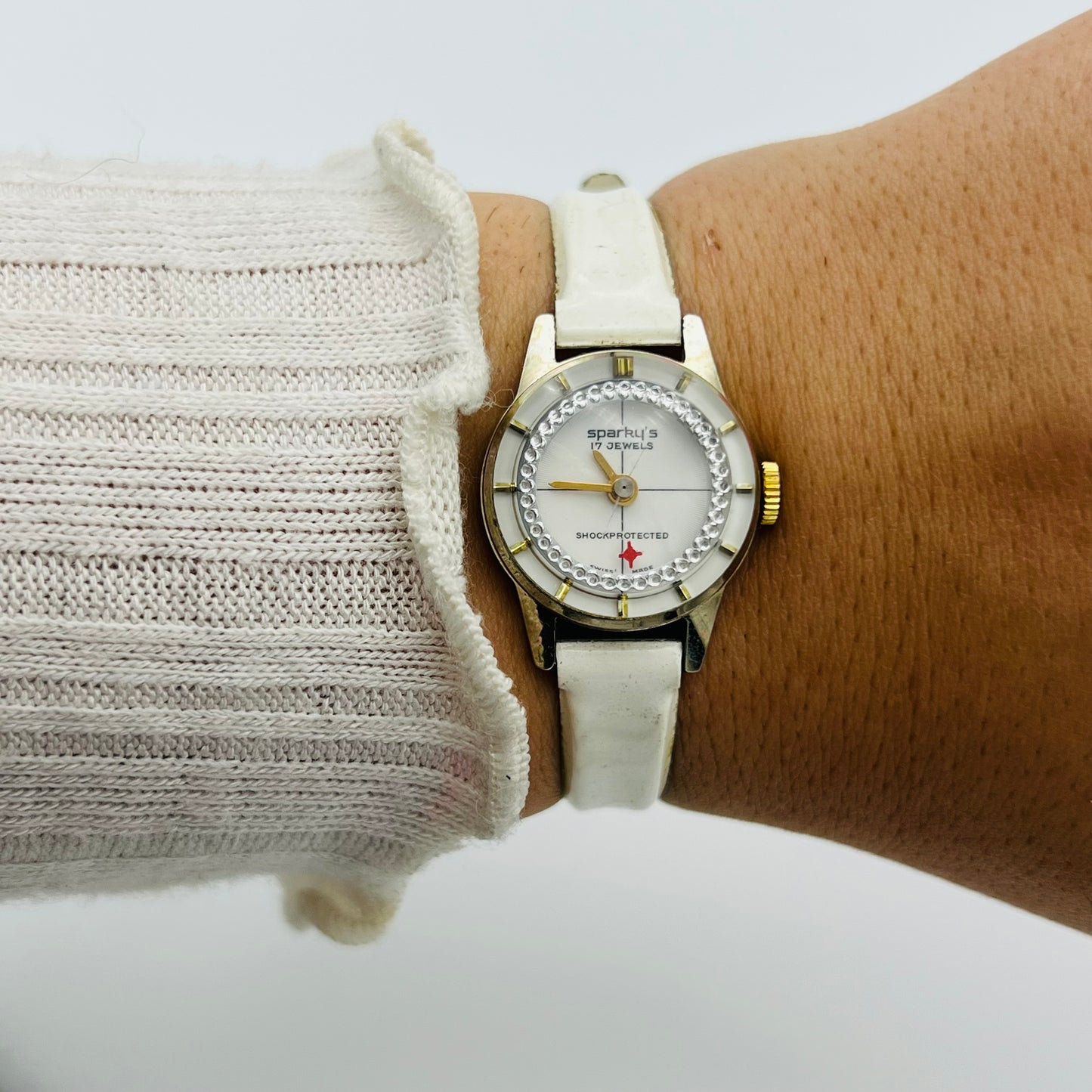 🤍 White Leather Watch