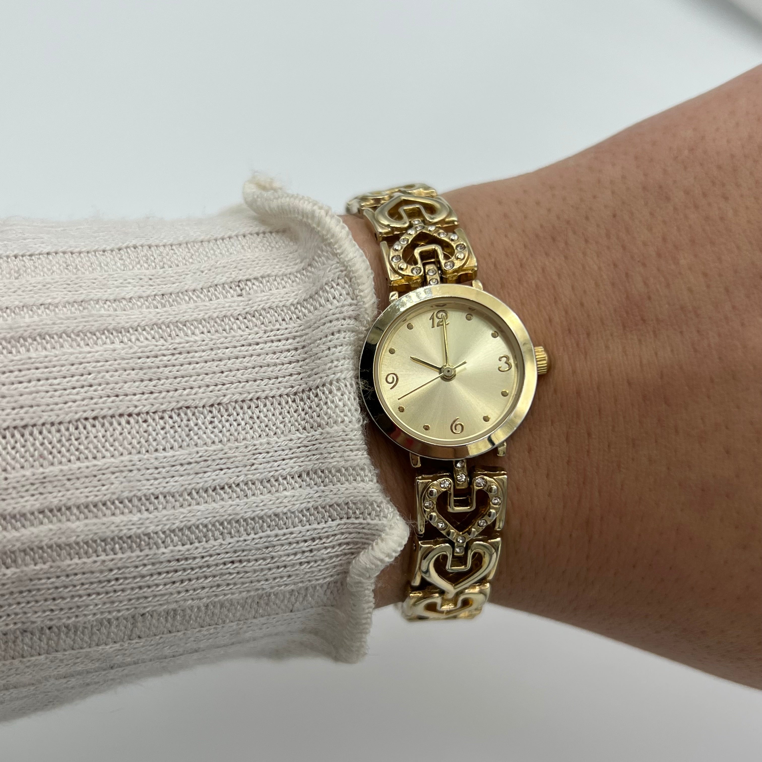 💛 Gold-Toned Watch with Heart Strap