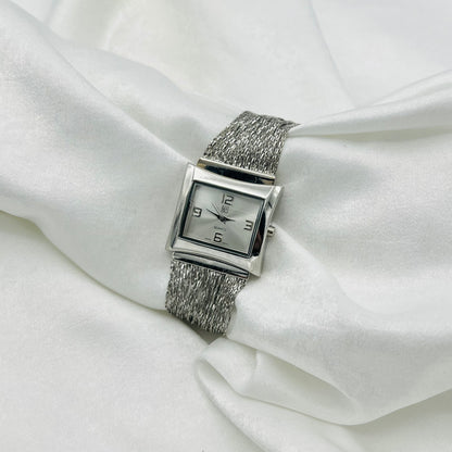 🩶 Silver-Toned Watch with Multi-Thread Strap