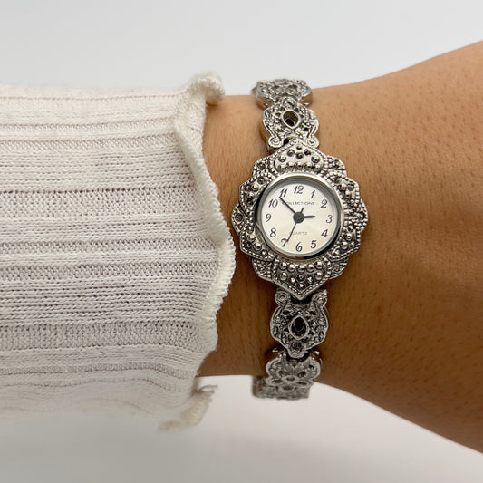 🩶 Silver-Toned Art Deco Watch