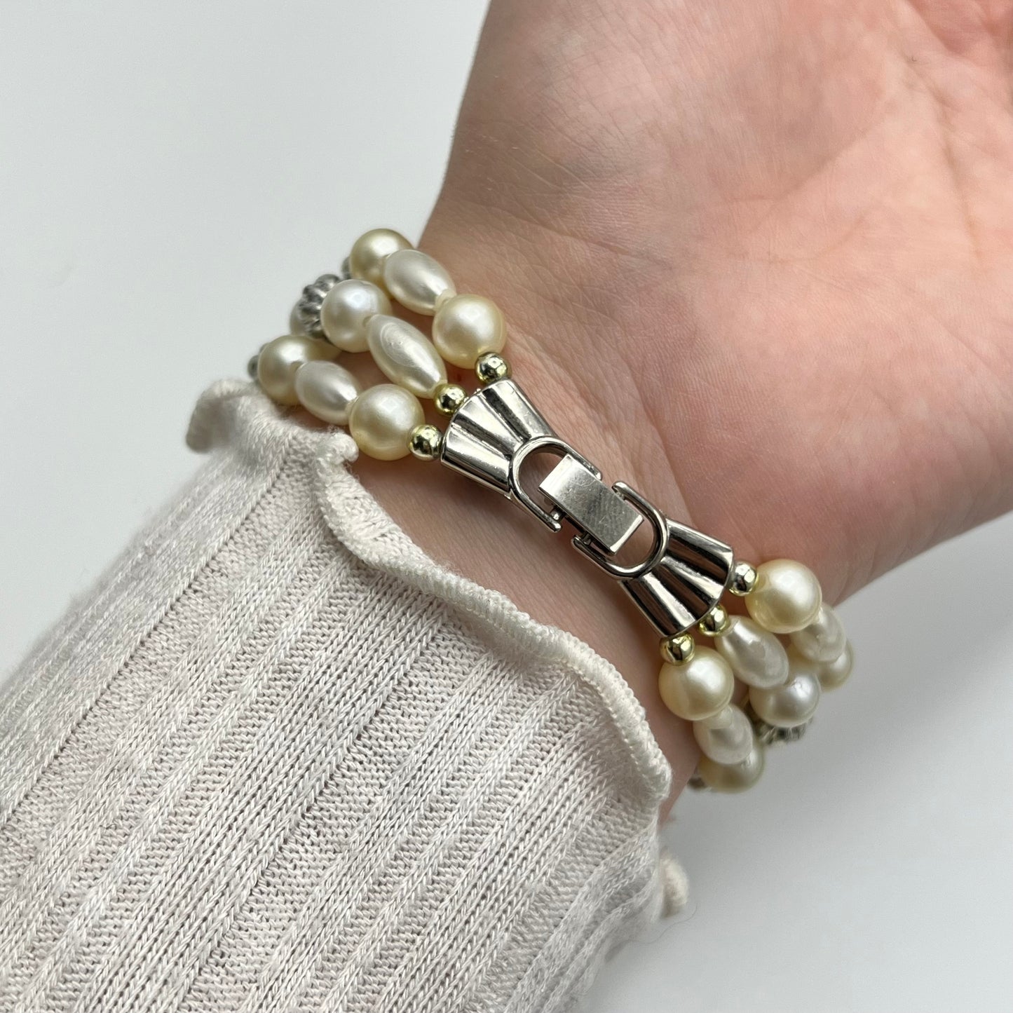 Silver-Toned Pearl Watch with Bow Detailing