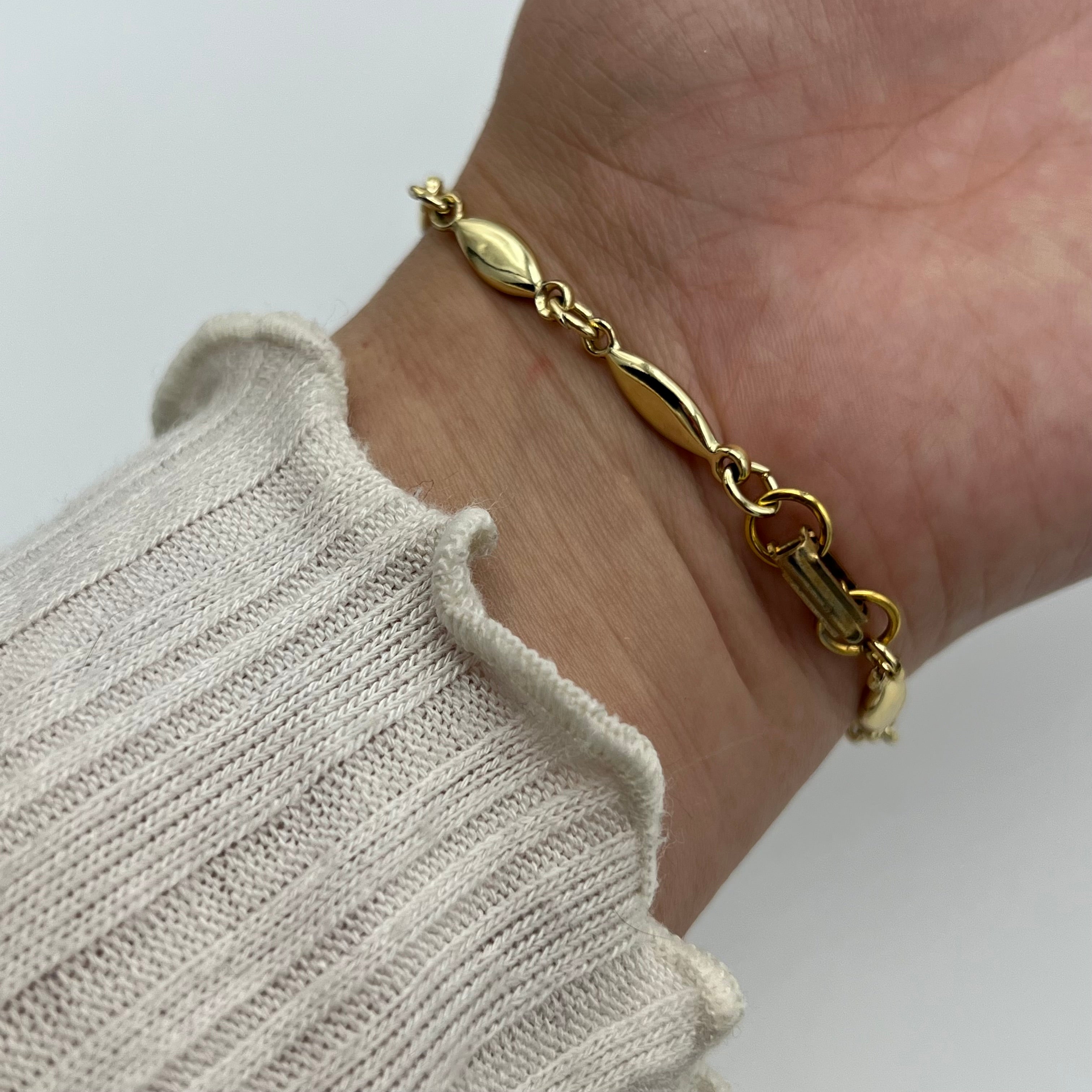 ✨ Gold-Toned Bracelet