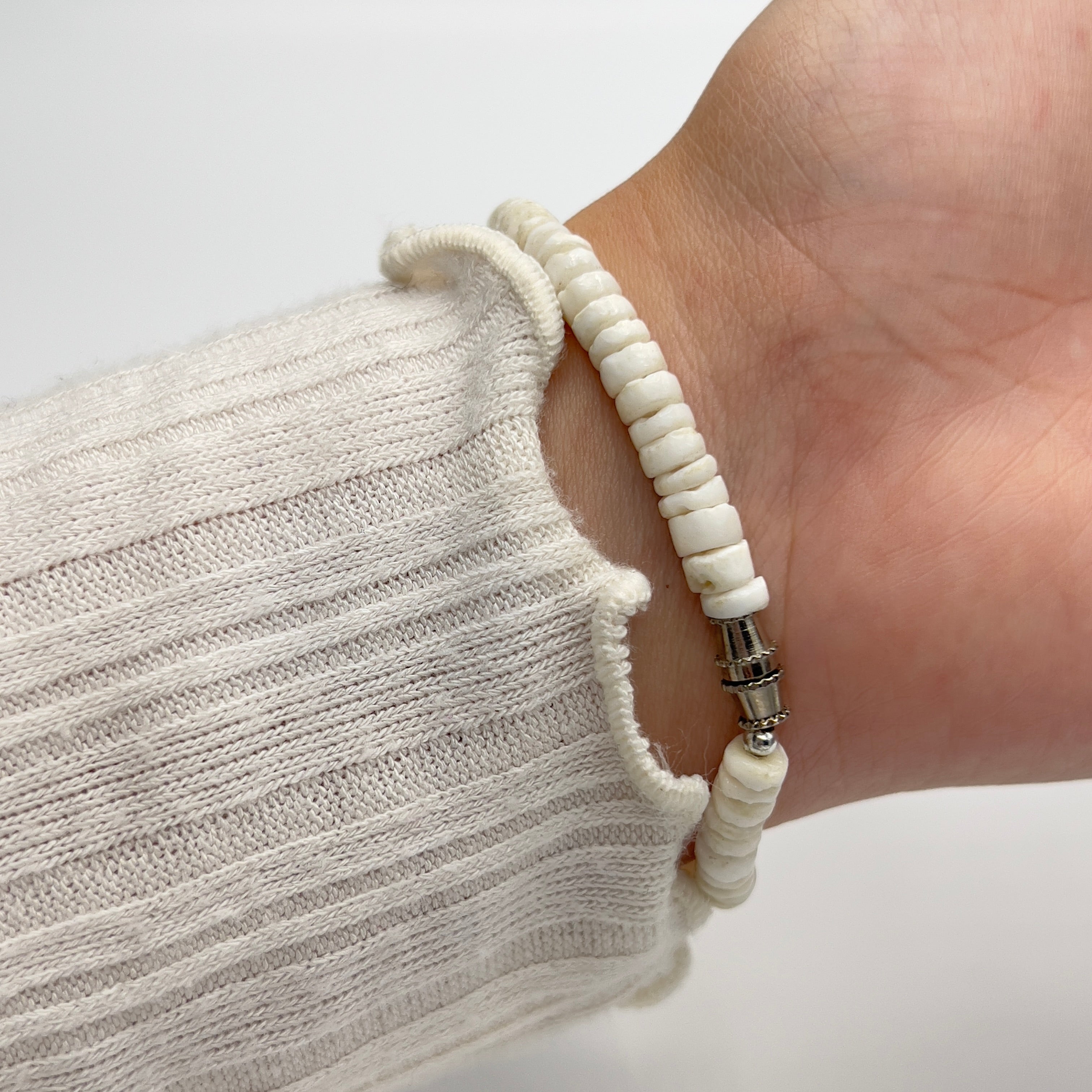 💞🤍 Baby Pink and White Puka Shell Bracelet