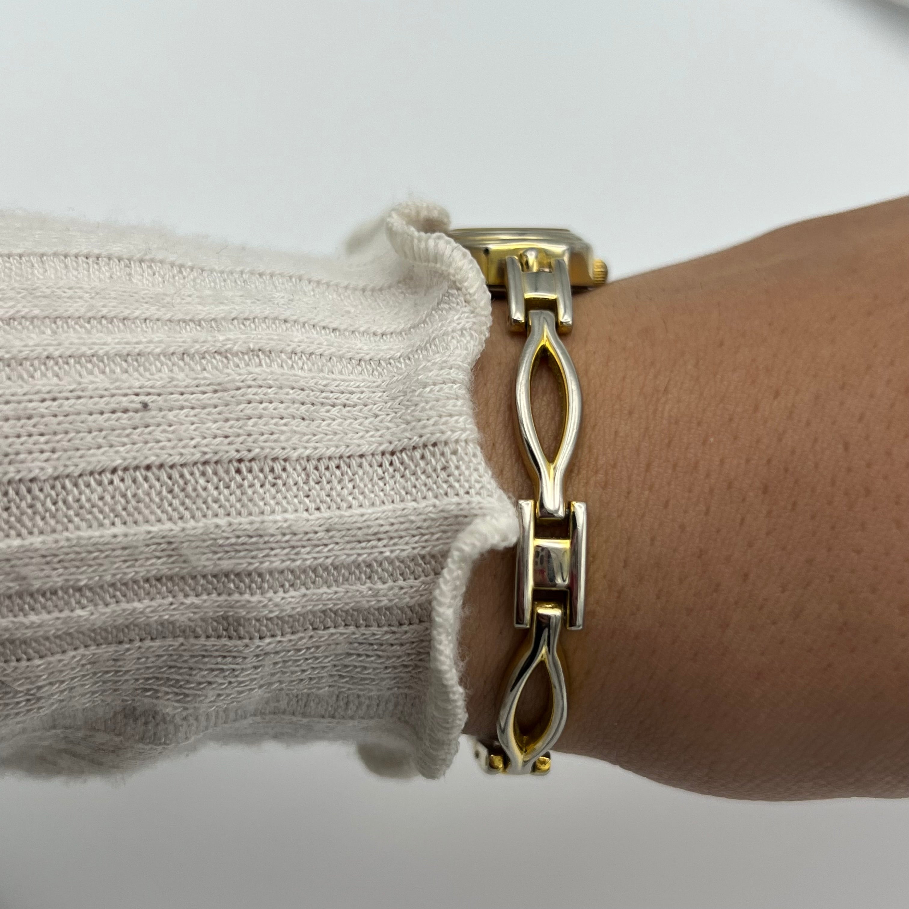 ✨ Dainty Gold-Toned Watch