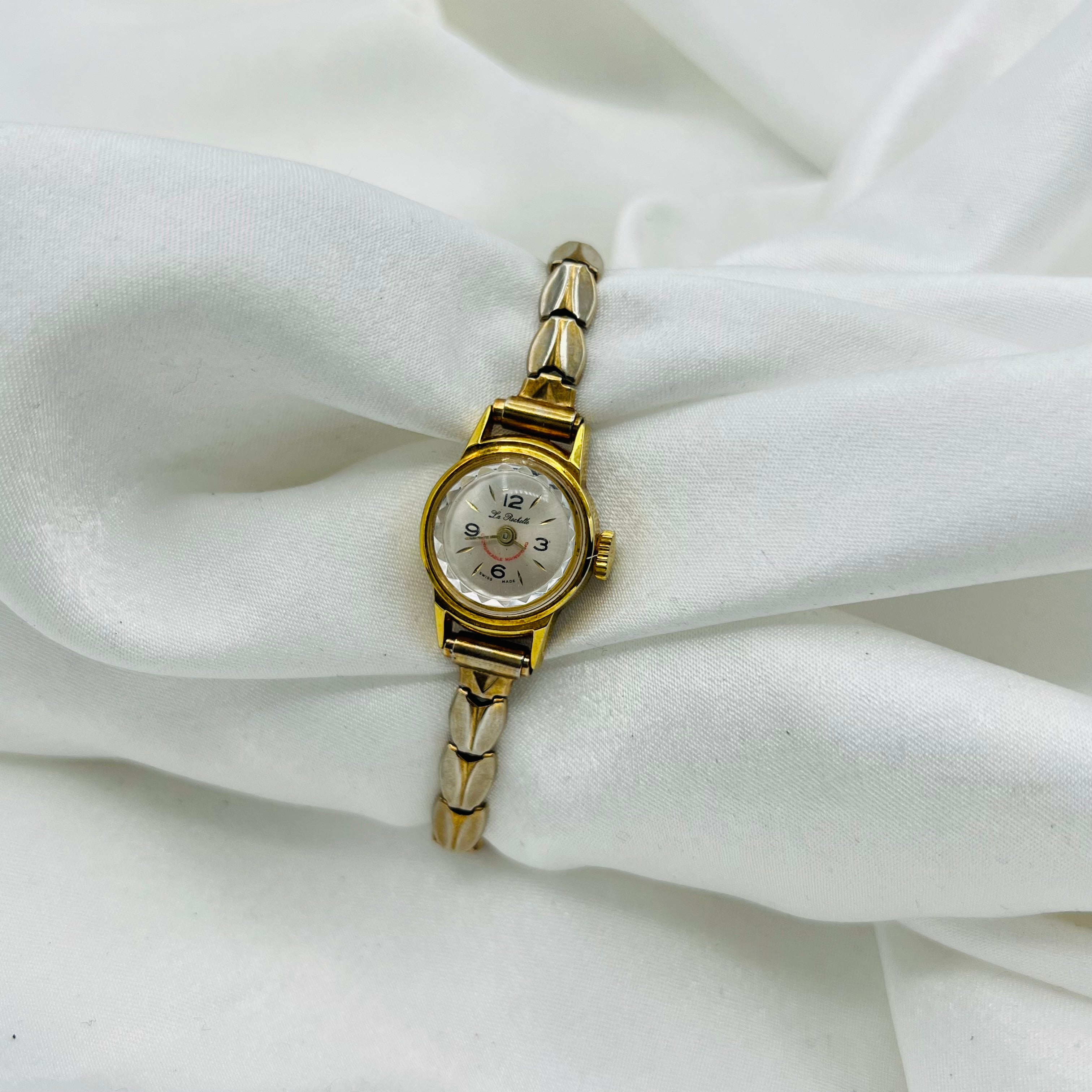 💛 Dainty Gold-Toned Watch