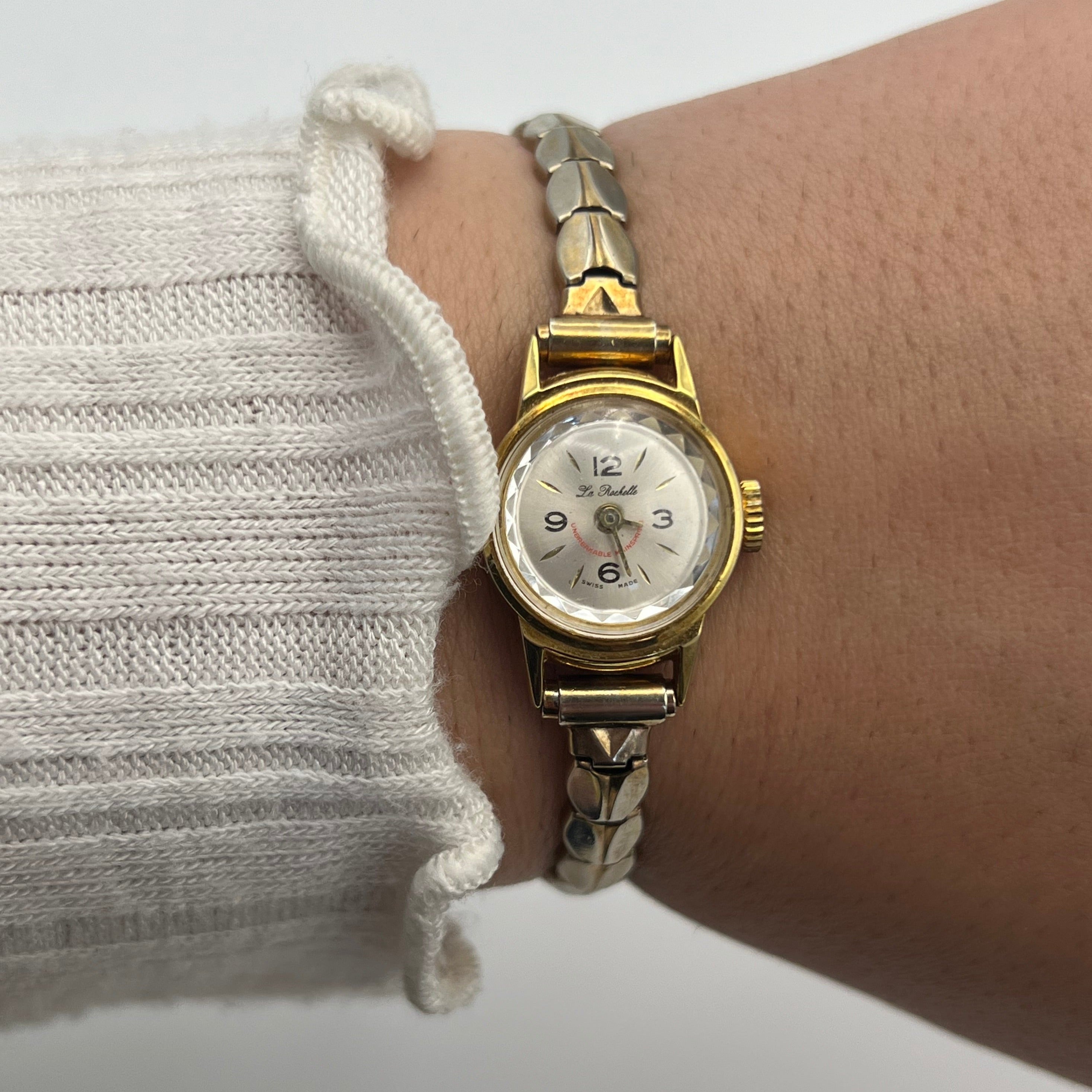 💛 Dainty Gold-Toned Watch