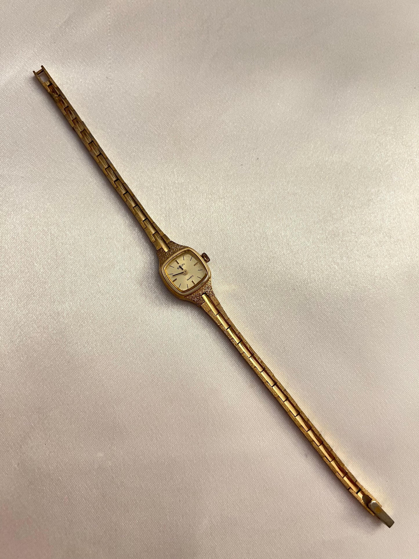 💛 Dainty Elgin Gold-Toned Watch