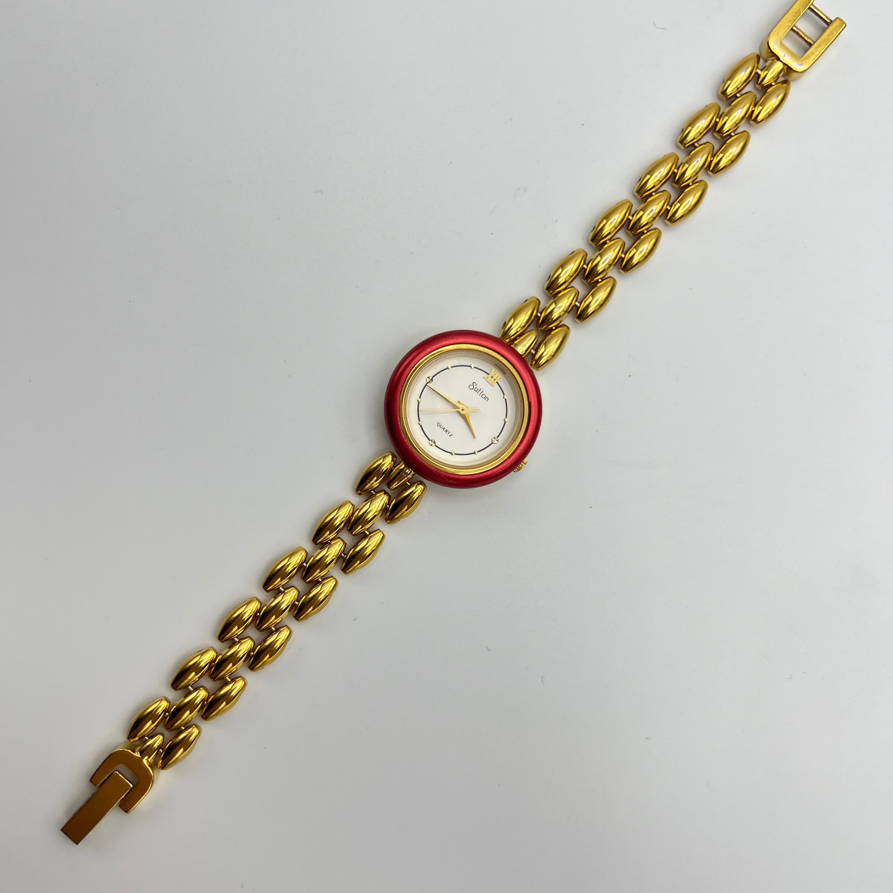 ❤️ Gold-Toned Watch with Red Bezel Dial